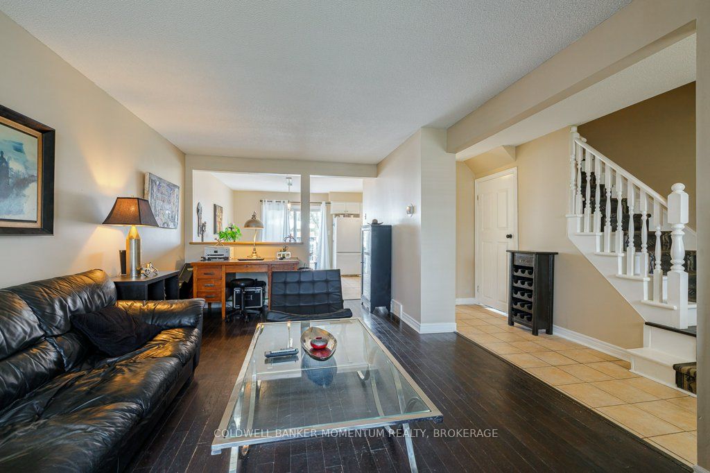 224 Windsor St Property Photo 11