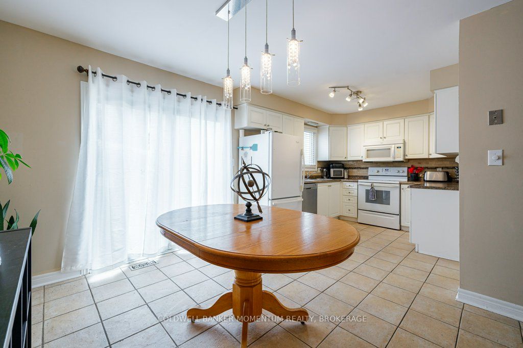 224 Windsor St Property Photo 16