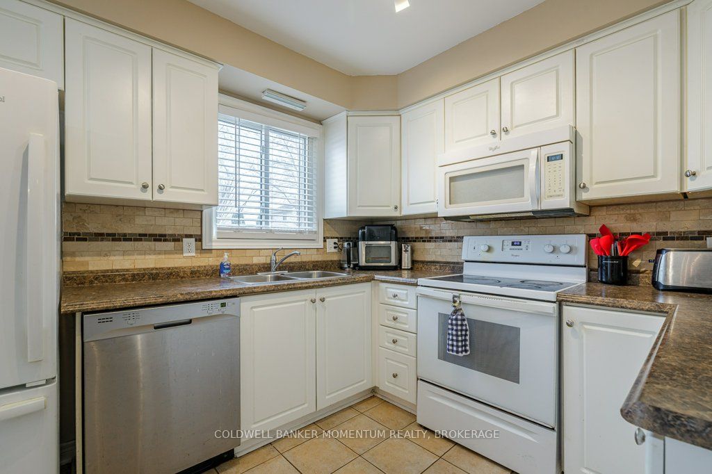 224 Windsor St Property Photo 21