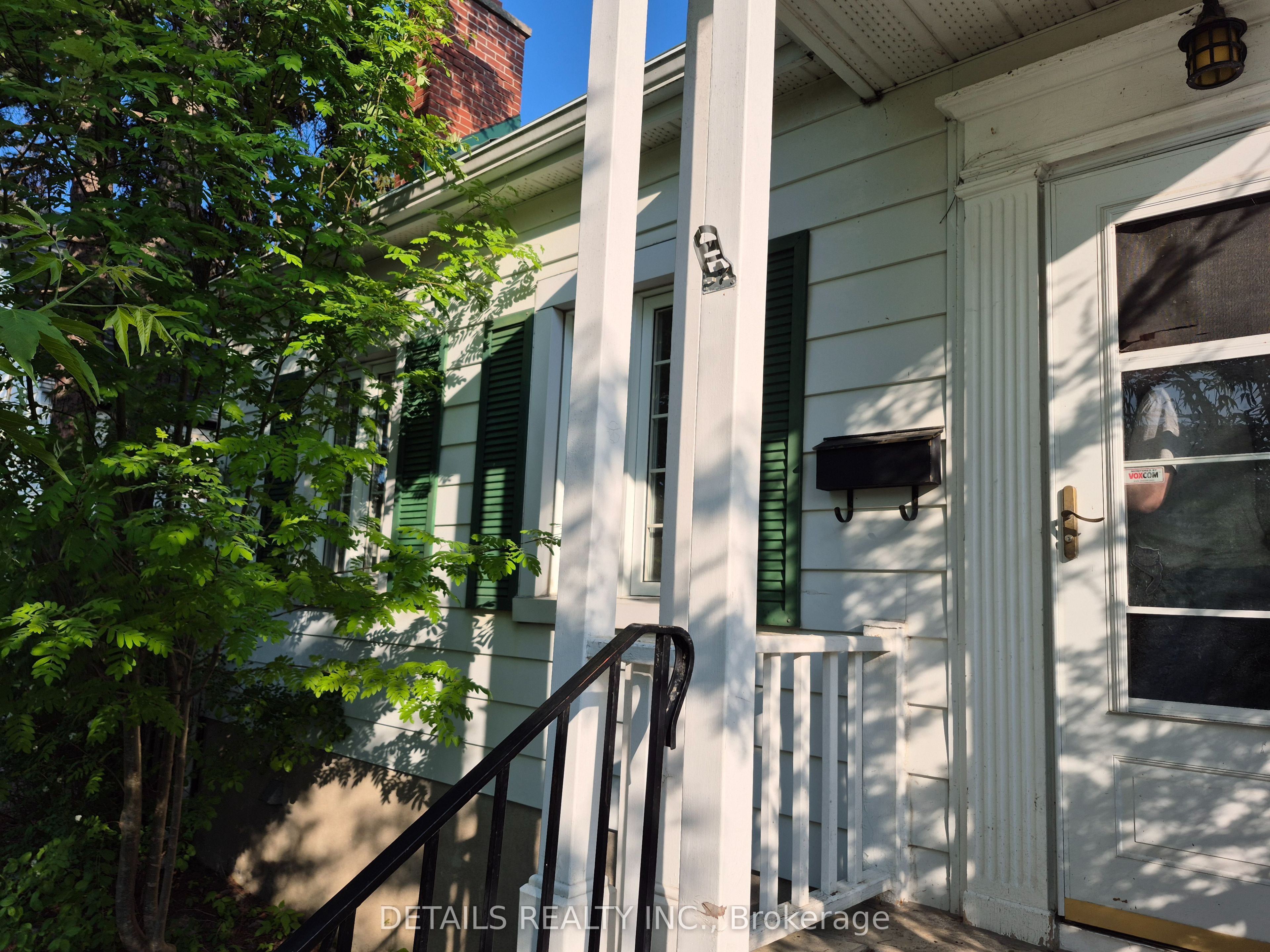 10 Garrison St Property Photo 5
