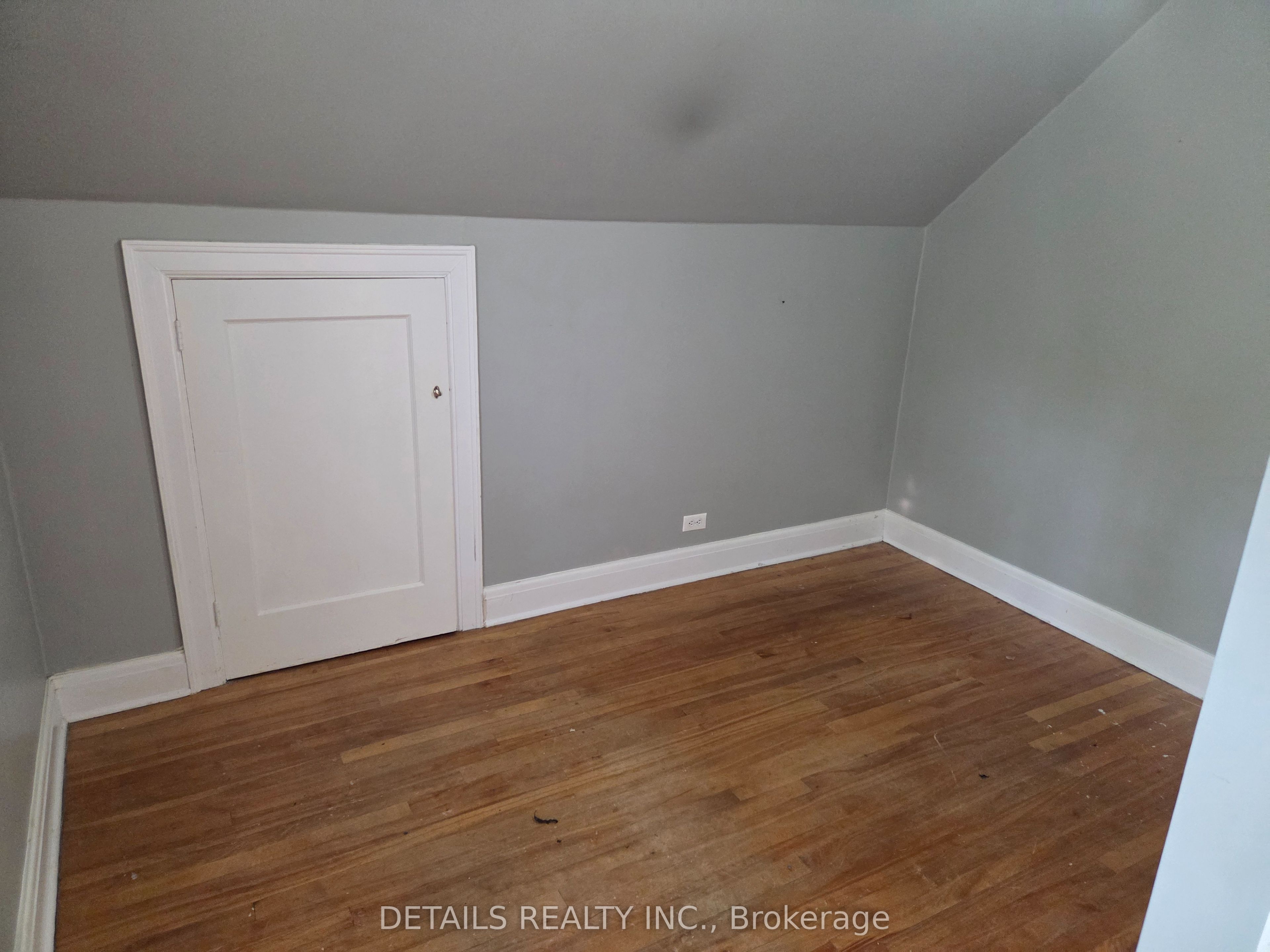 10 Garrison St Property Photo 16