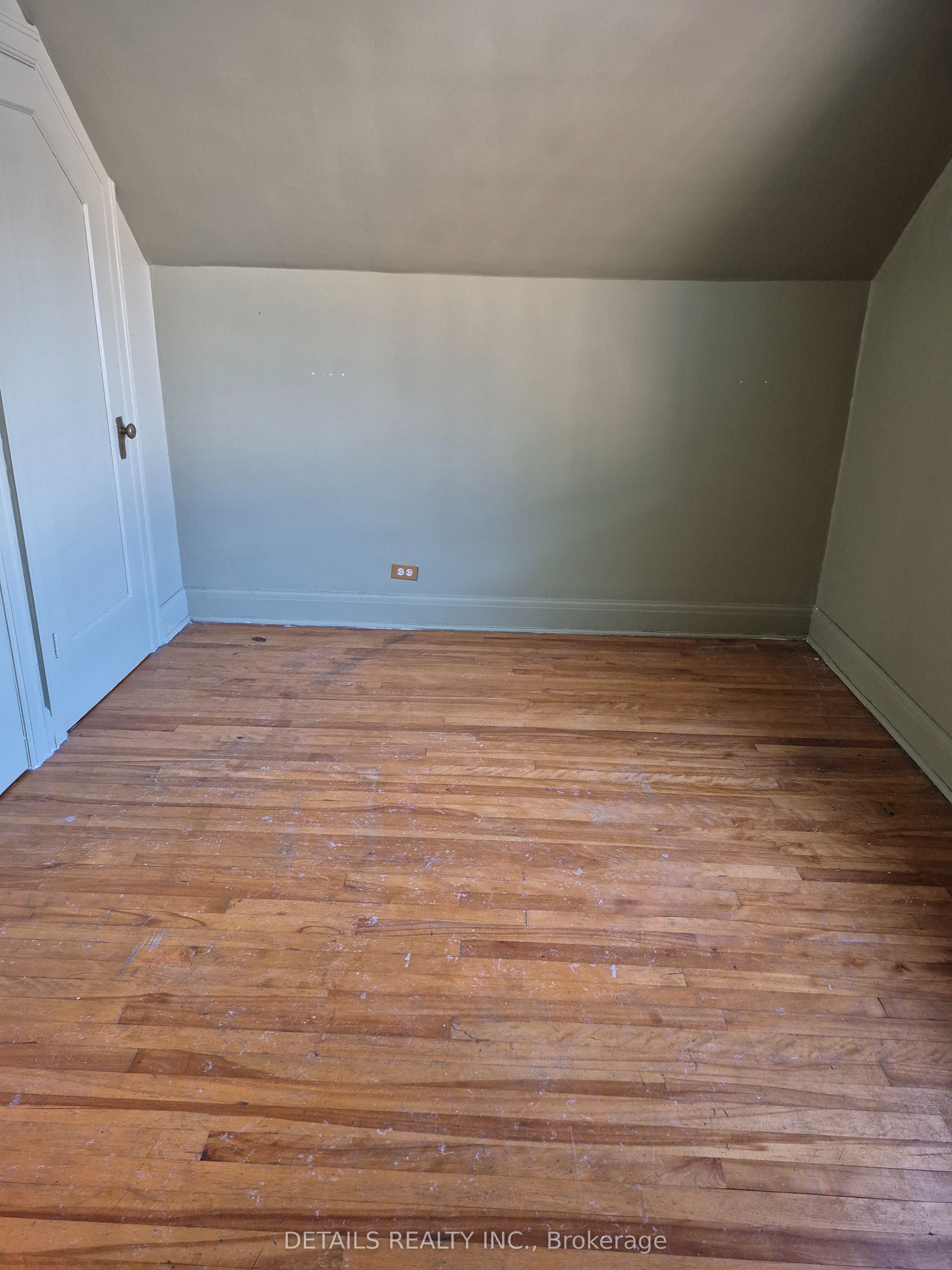 10 Garrison St Property Photo 17
