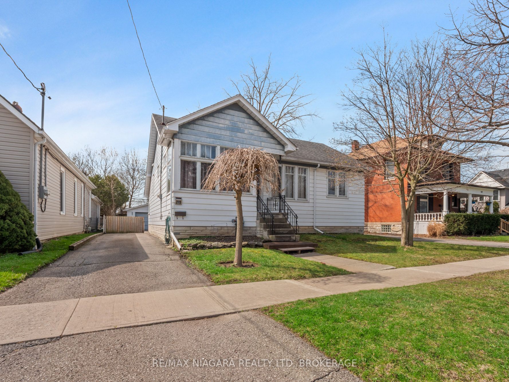 215 Phipps Street Property Photo 3