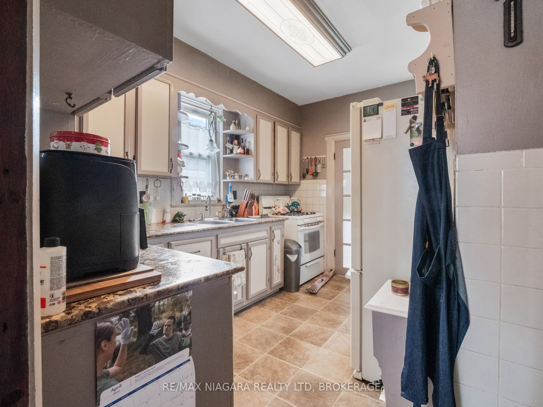 215 Phipps Street Property Photo 11