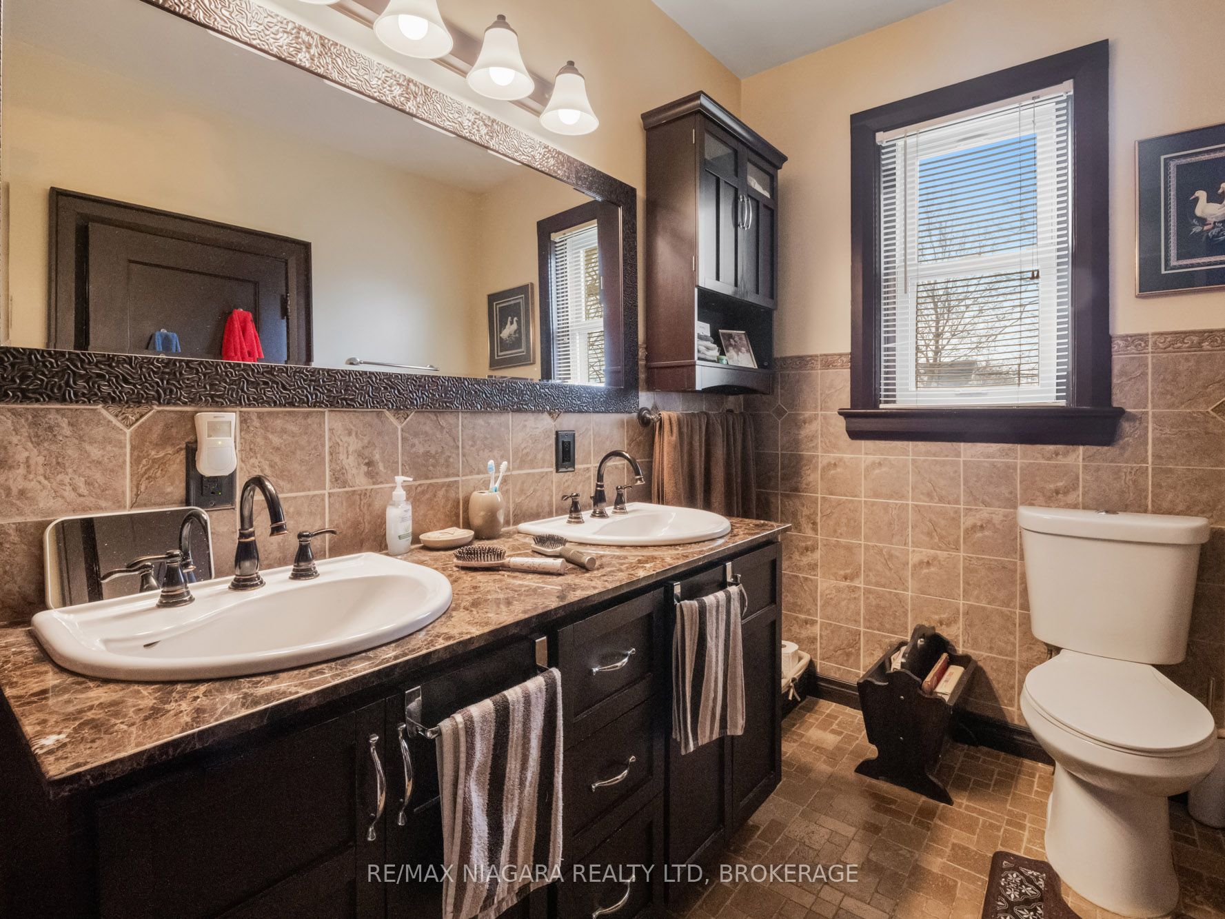 215 Phipps Street Property Photo 15