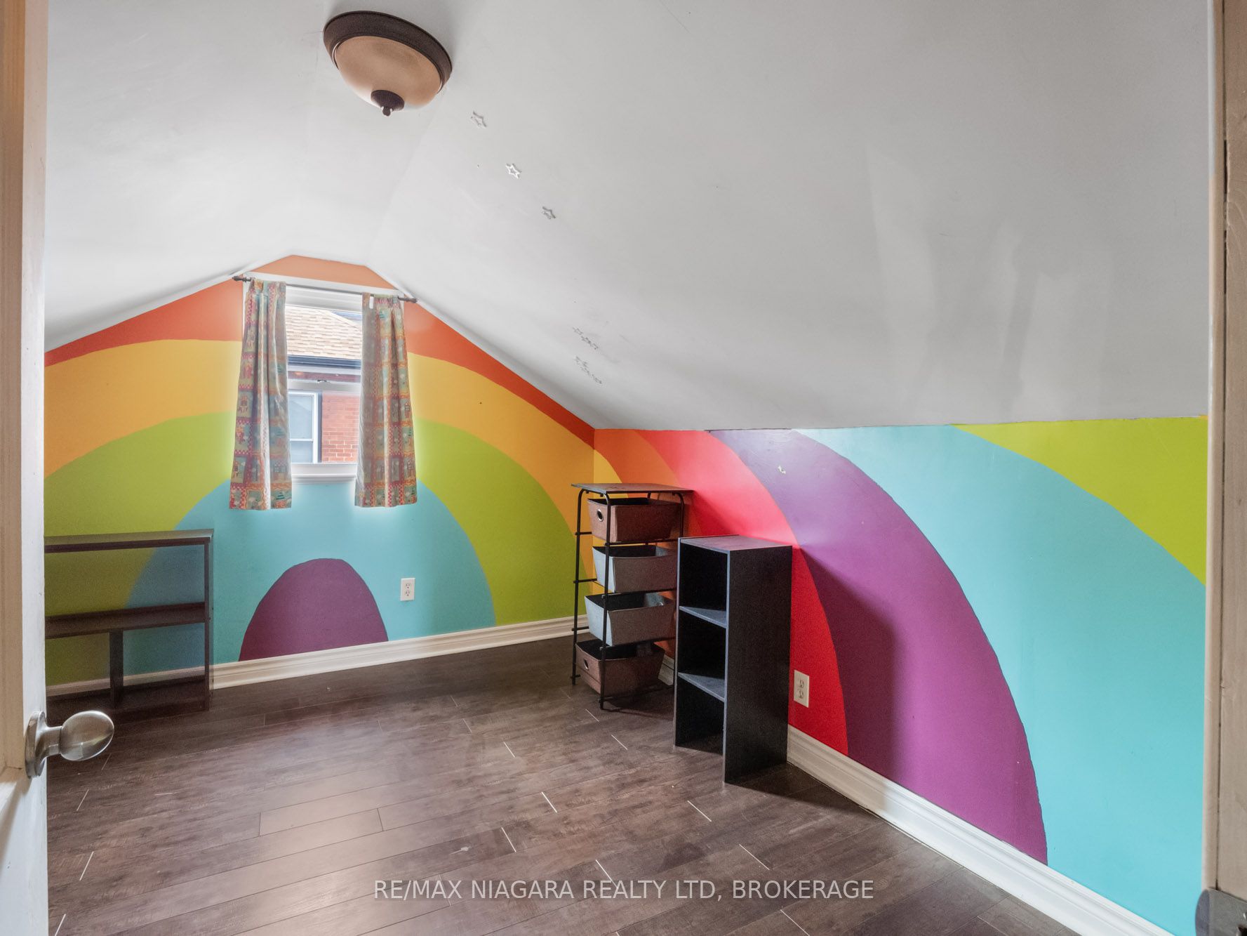 215 Phipps Street Property Photo 18