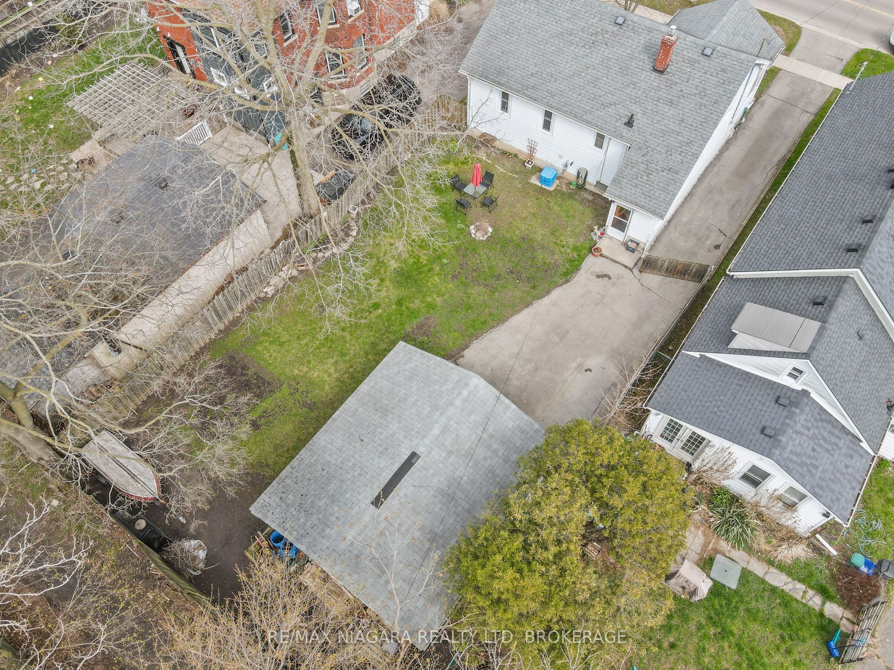 215 Phipps Street Property Photo 26