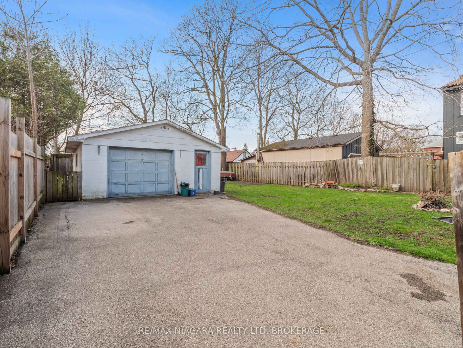 215 Phipps Street Property Photo 27