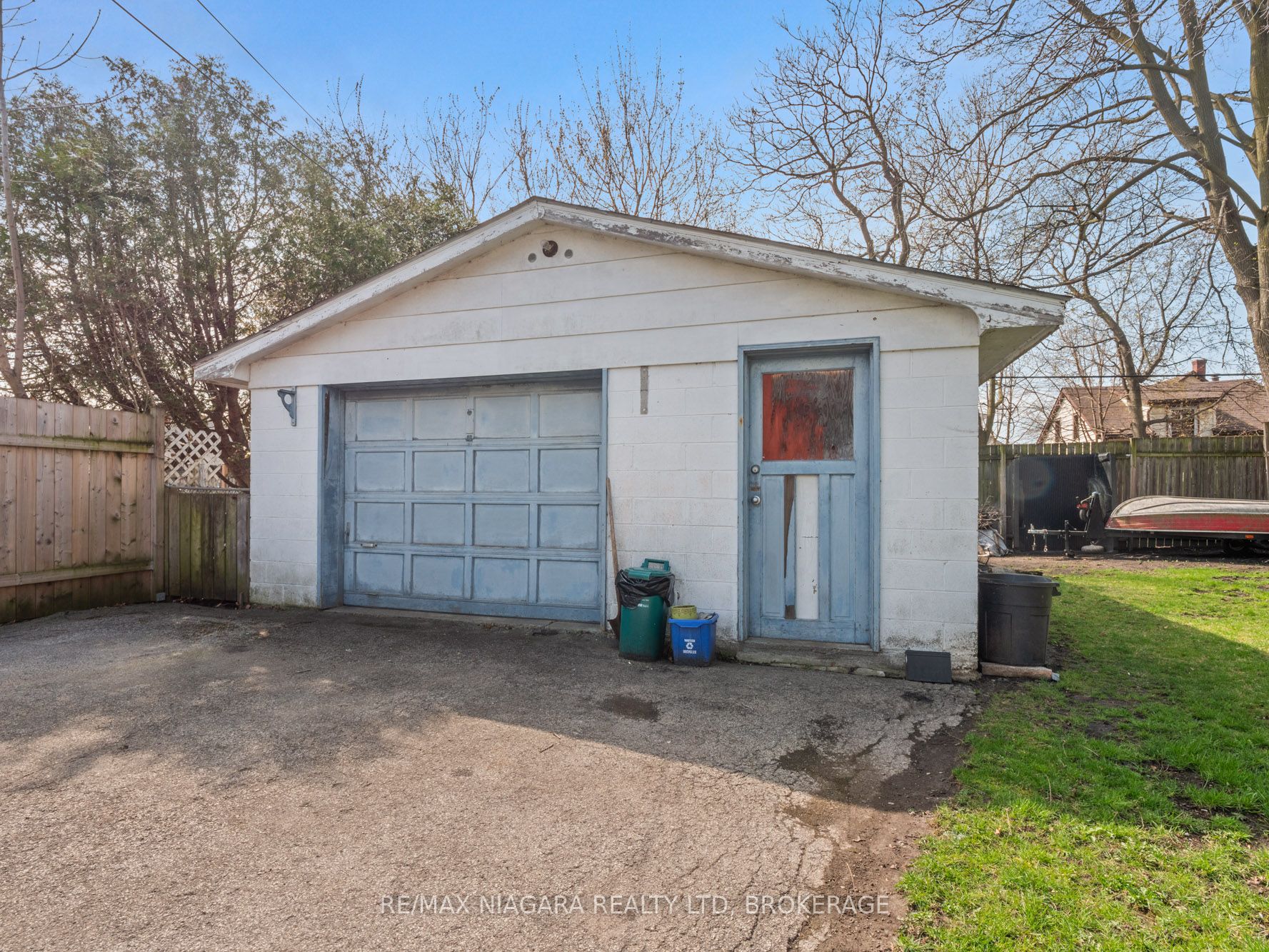 215 Phipps Street Property Photo 28