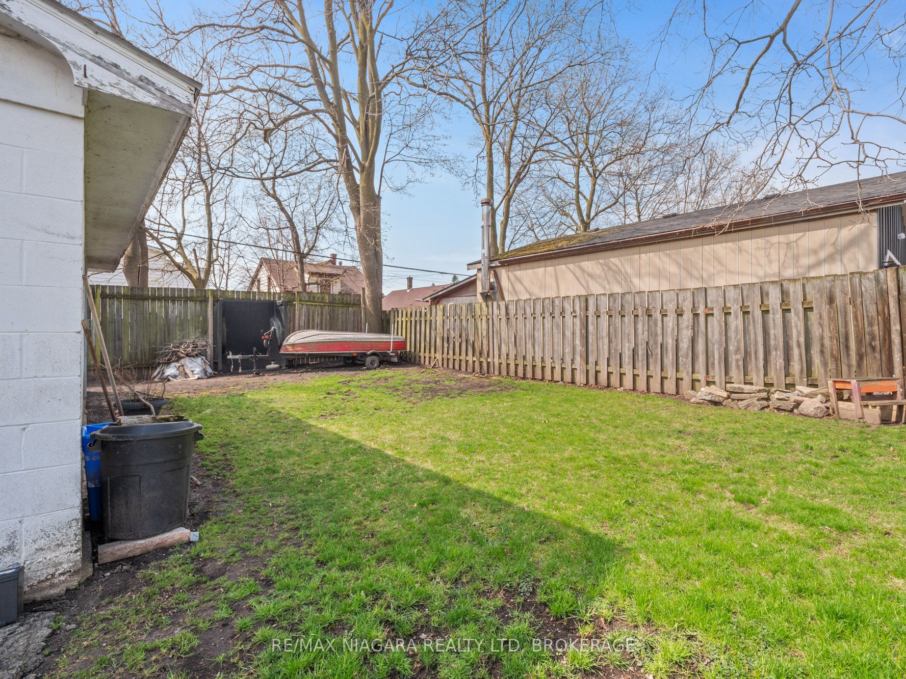 215 Phipps Street Property Photo 29