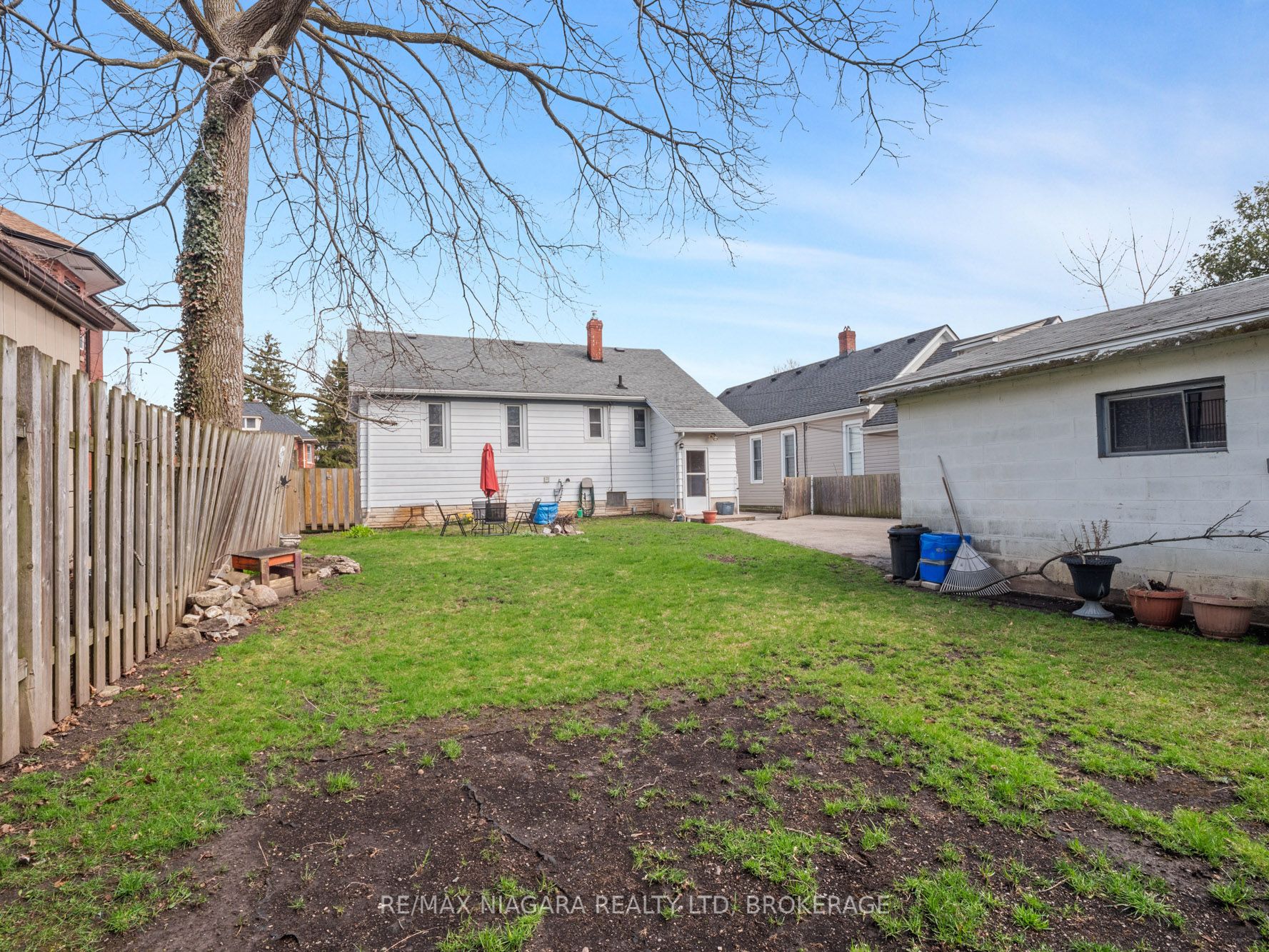 215 Phipps Street Property Photo 31