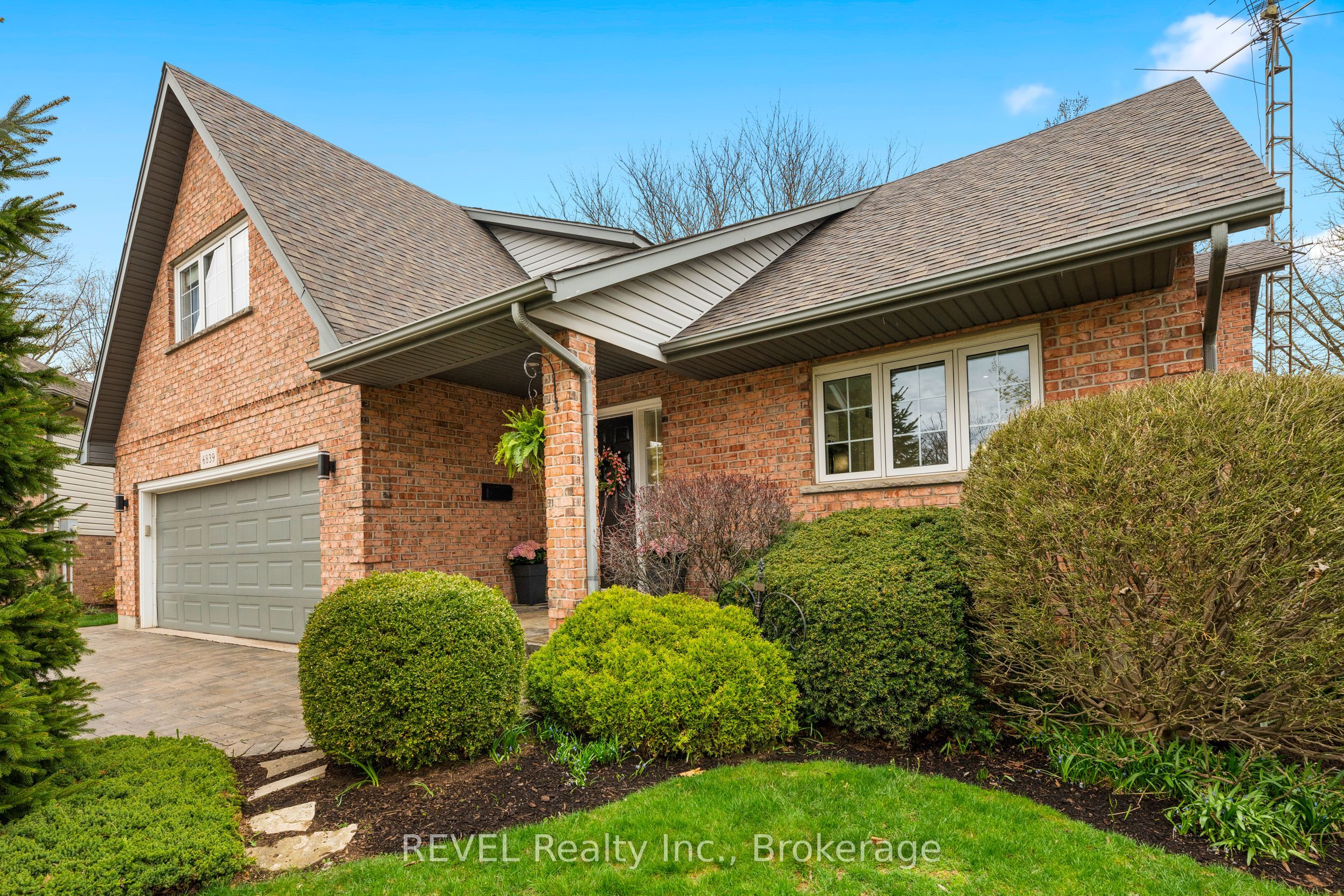 6839 Imperial Court Property Photo 1