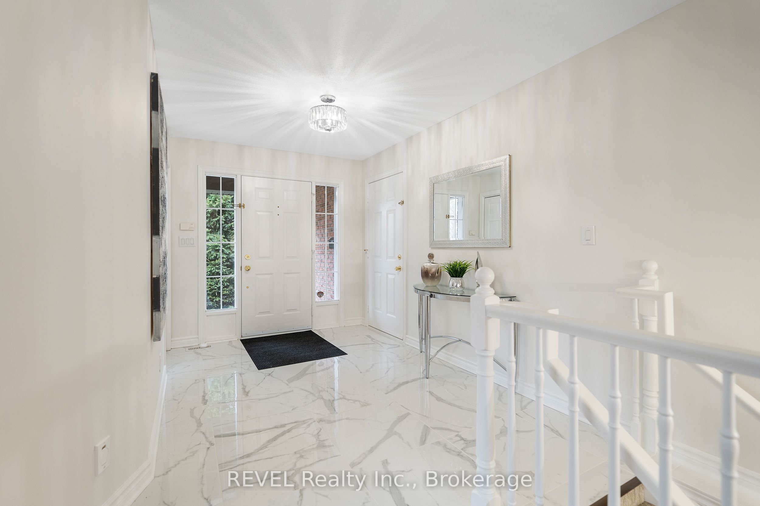 6839 Imperial Court Property Photo 4