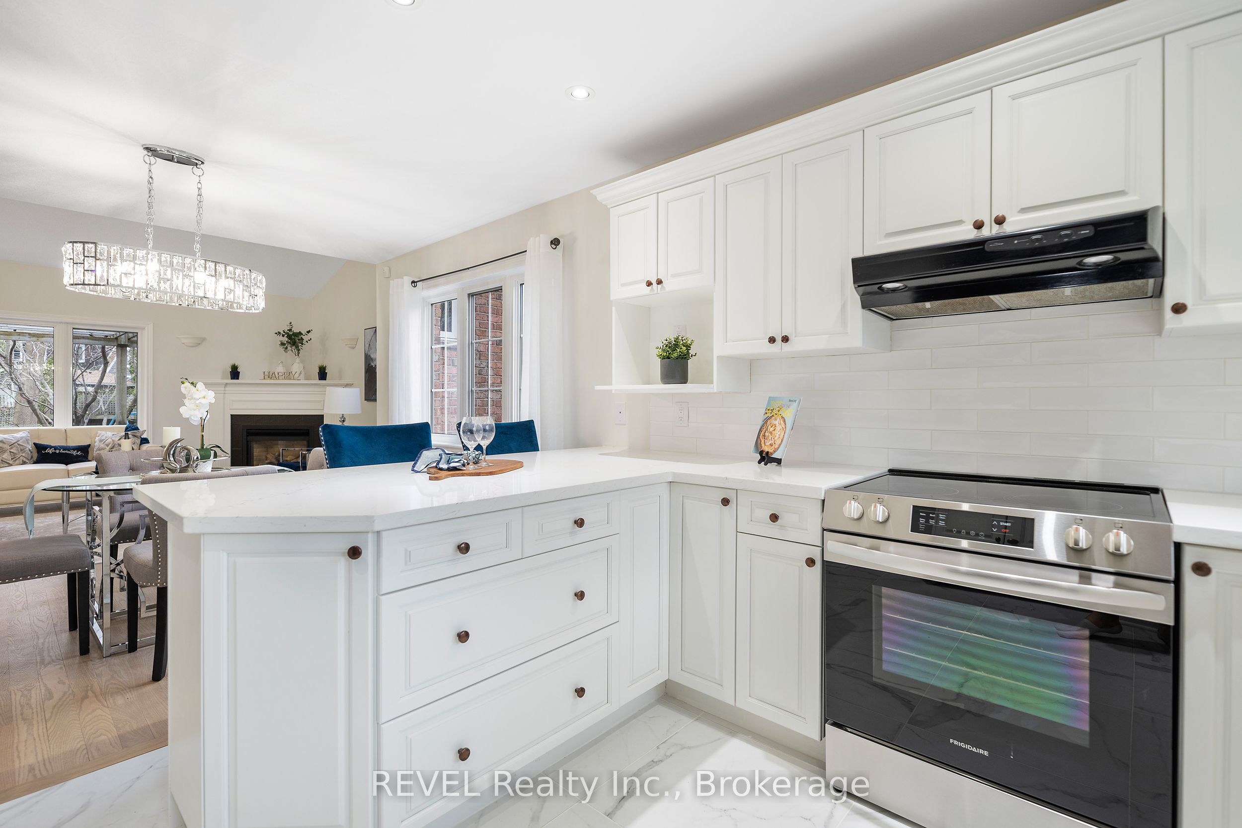 6839 Imperial Court Property Photo 12
