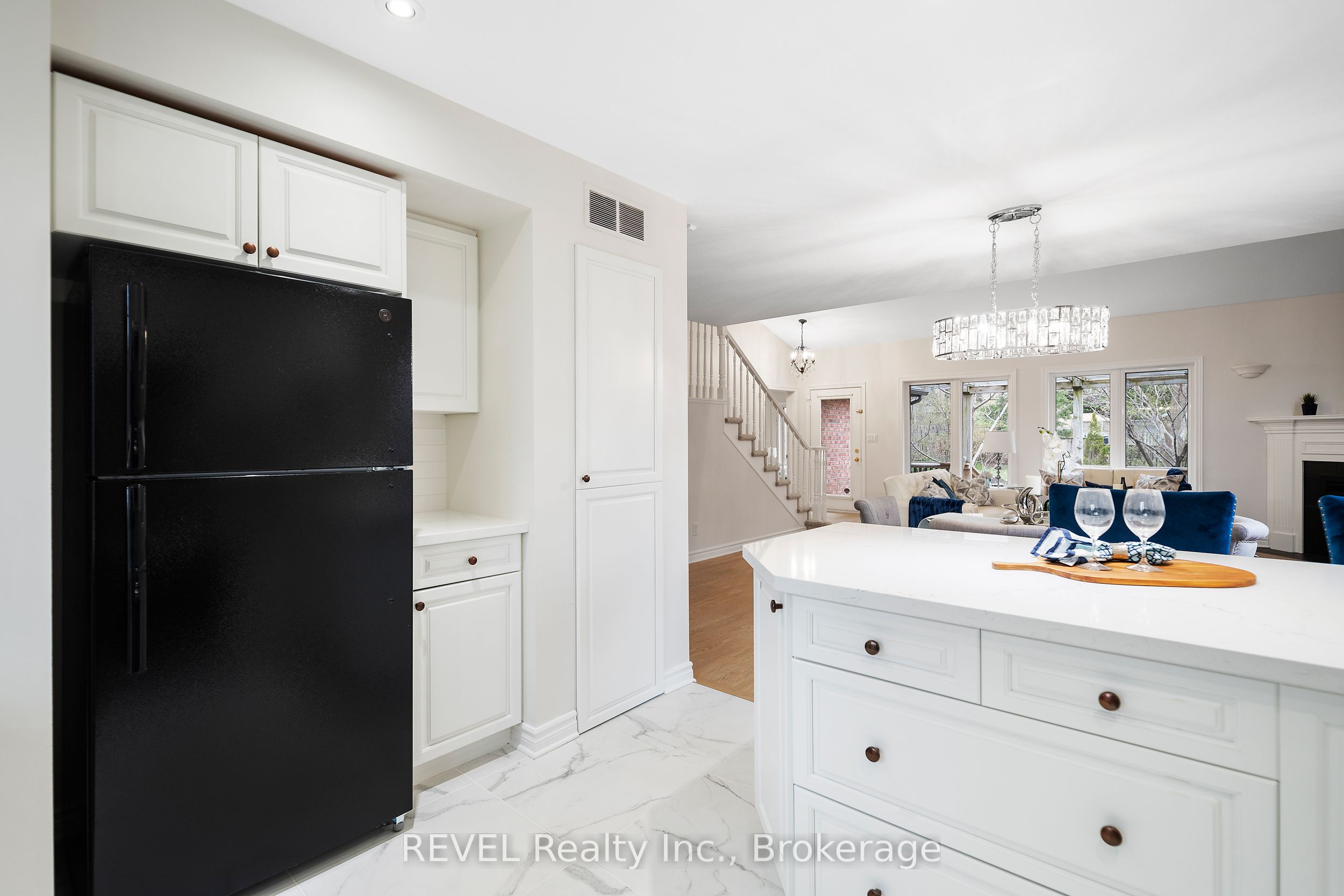6839 Imperial Court Property Photo 14