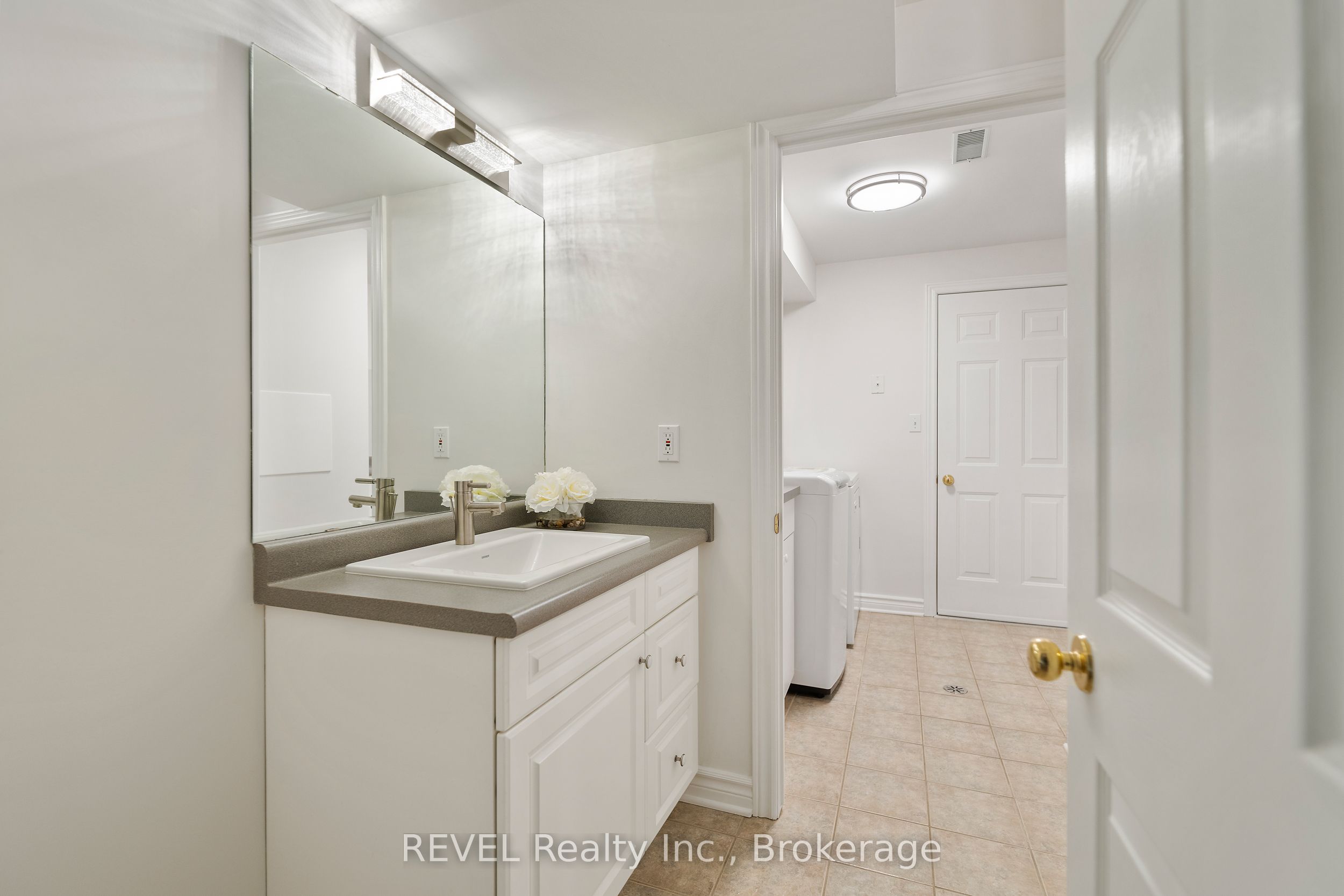 6839 Imperial Court Property Photo 25