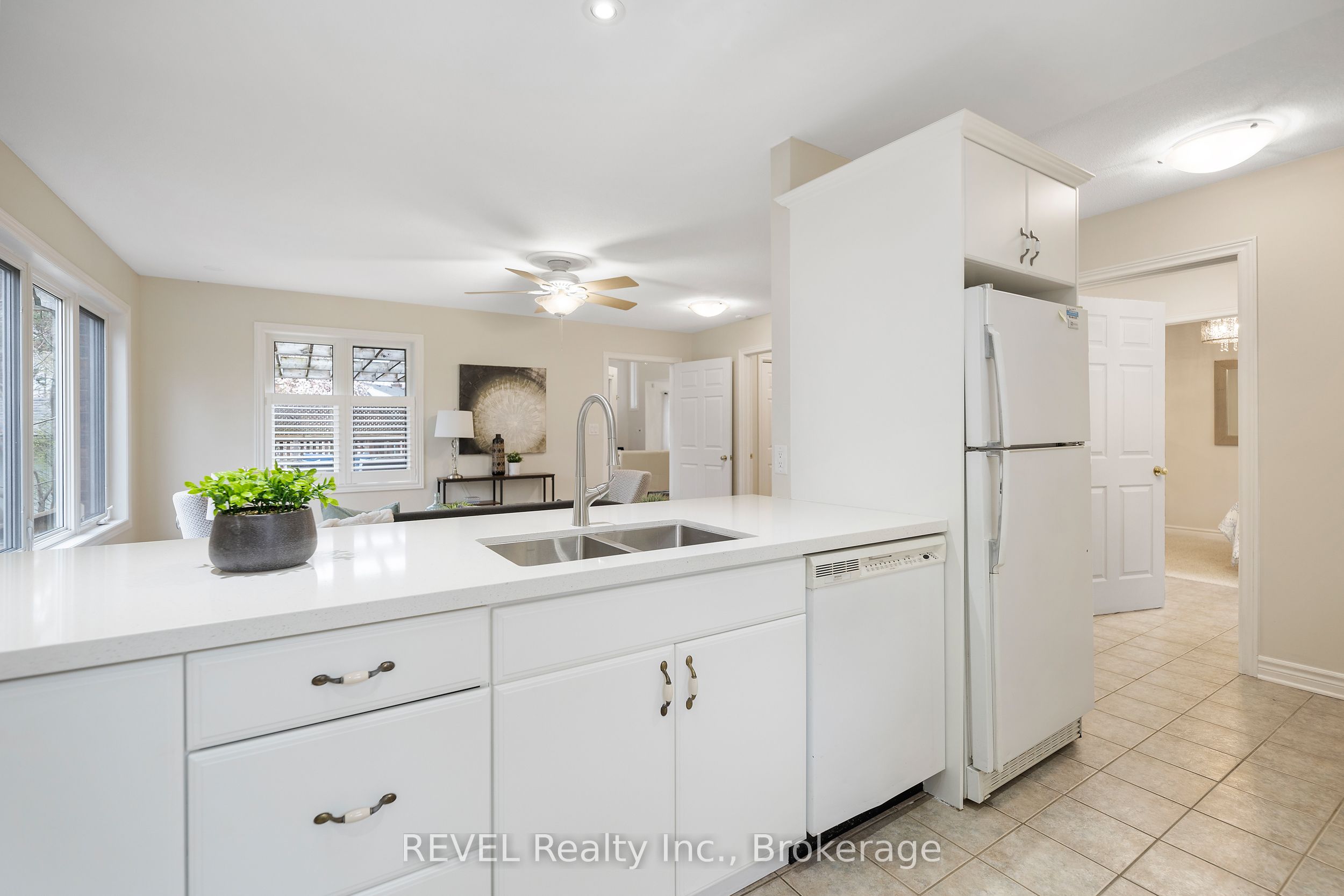 6839 Imperial Court Property Photo 32