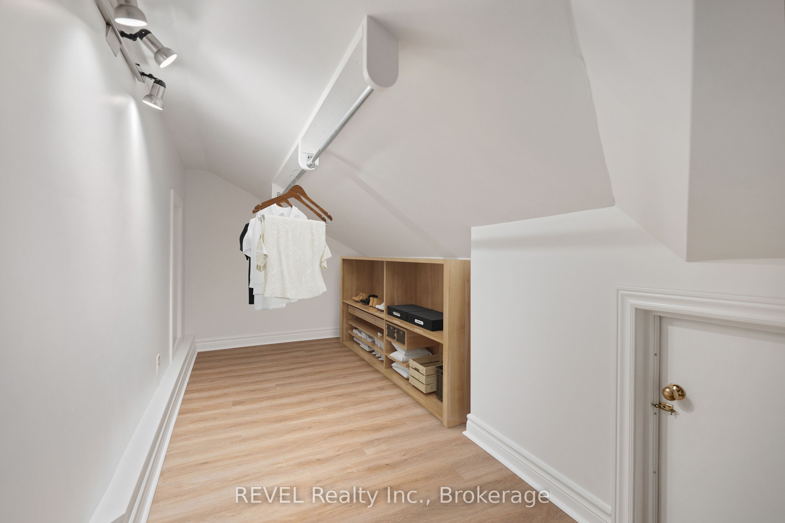 6839 Imperial Court Property Photo 46