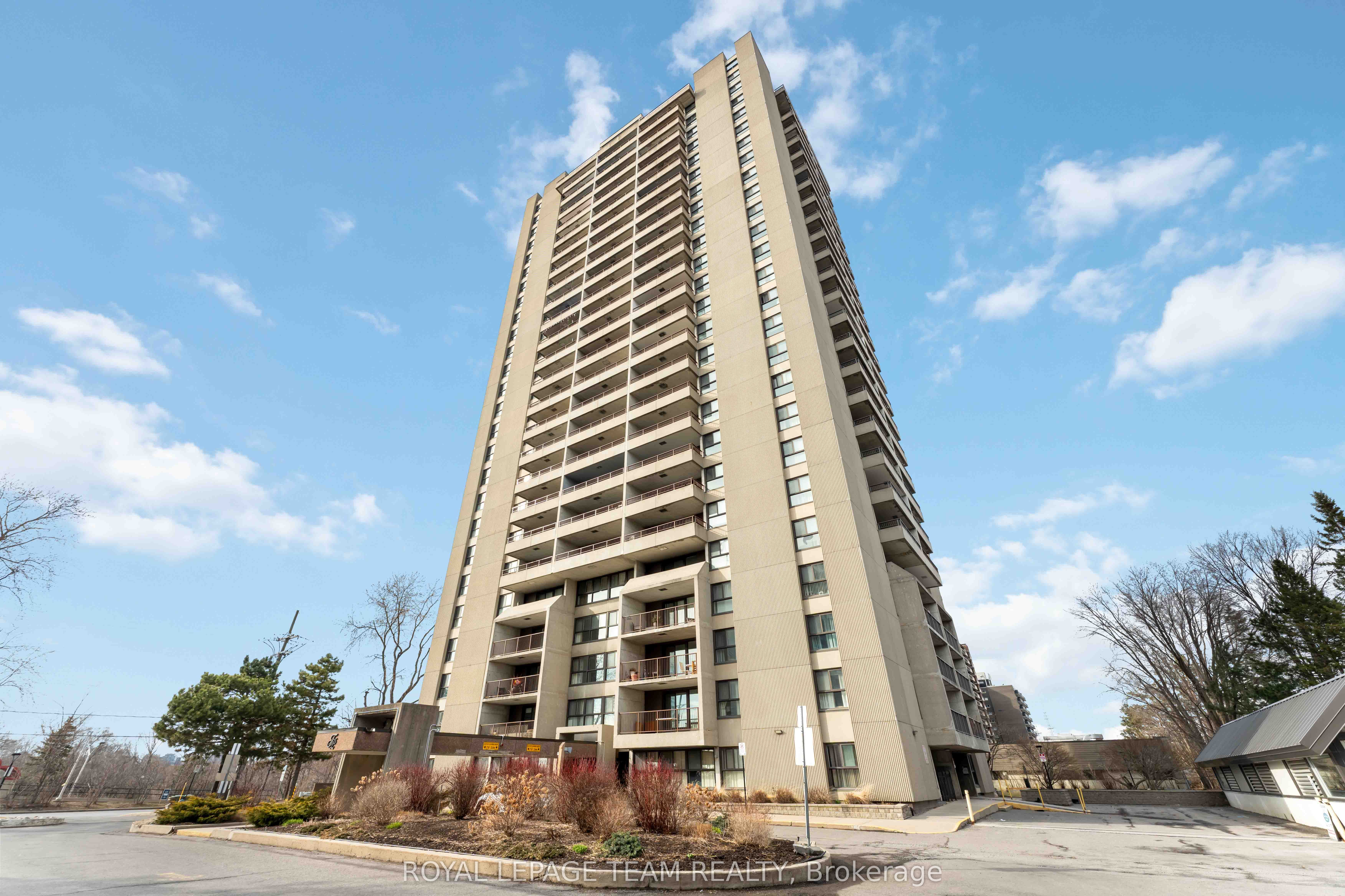 #2005 - 1785 Frobisher Lane Property Photo