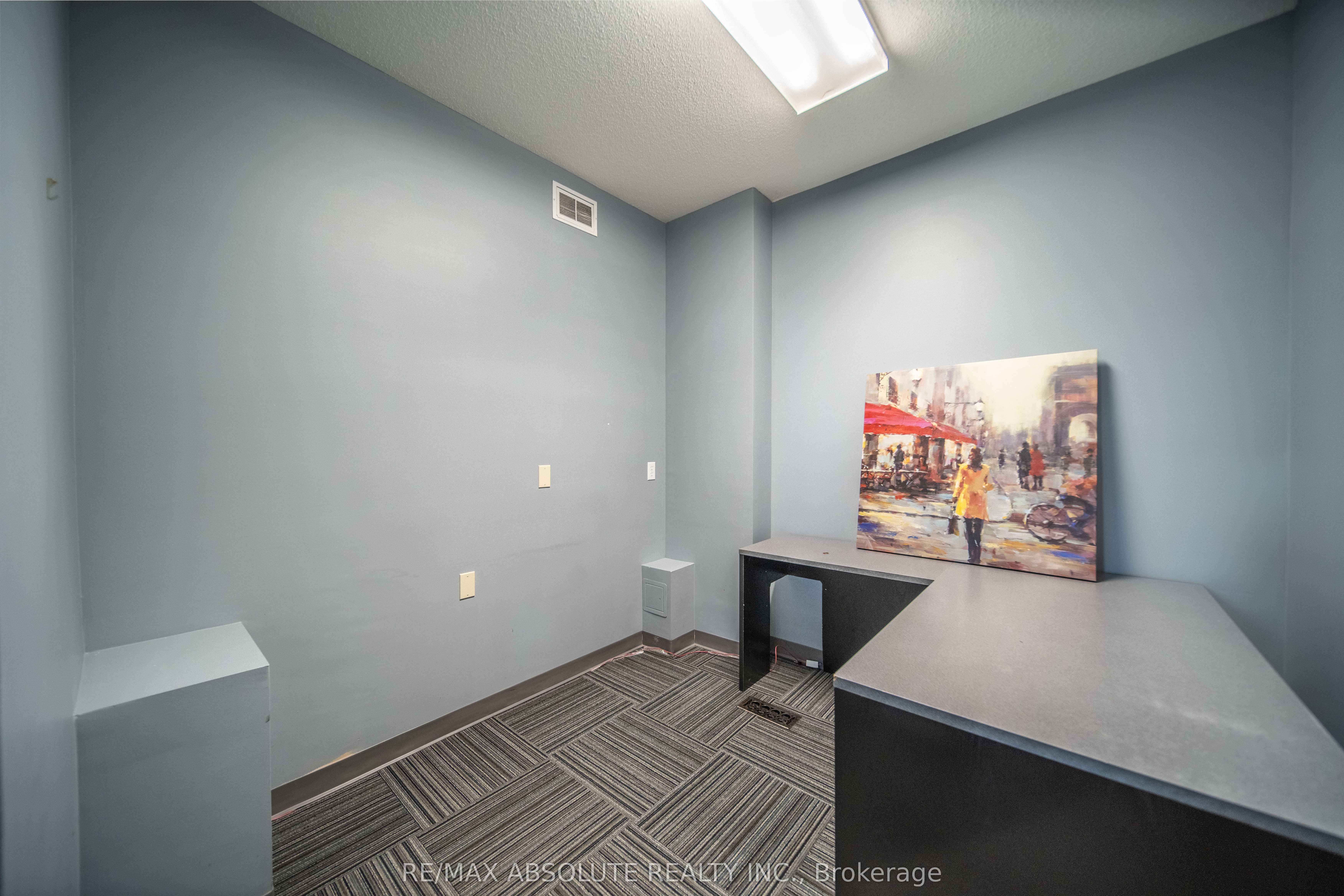 2131 Laval St Property Photo 11
