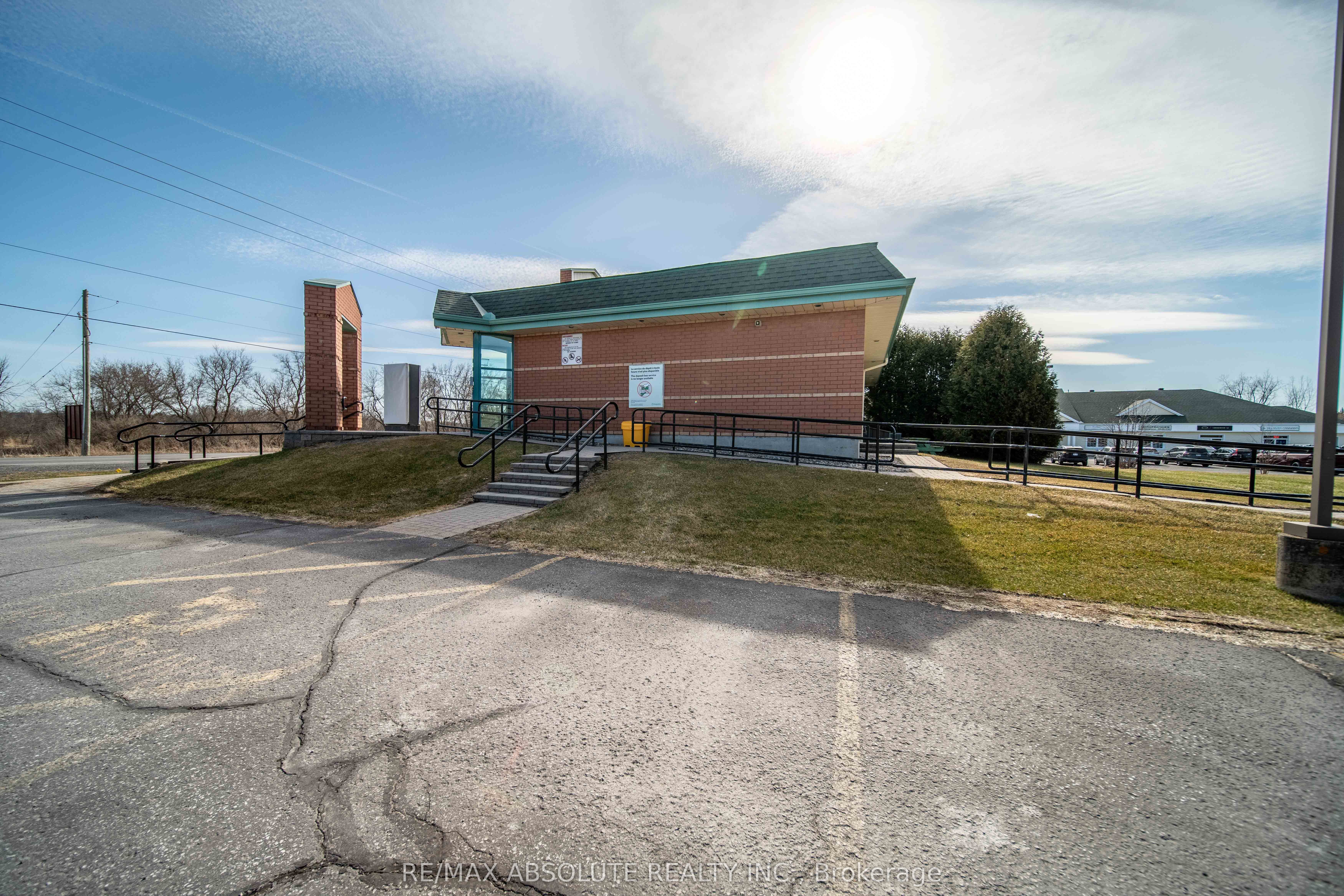 2131 Laval St Property Photo 19