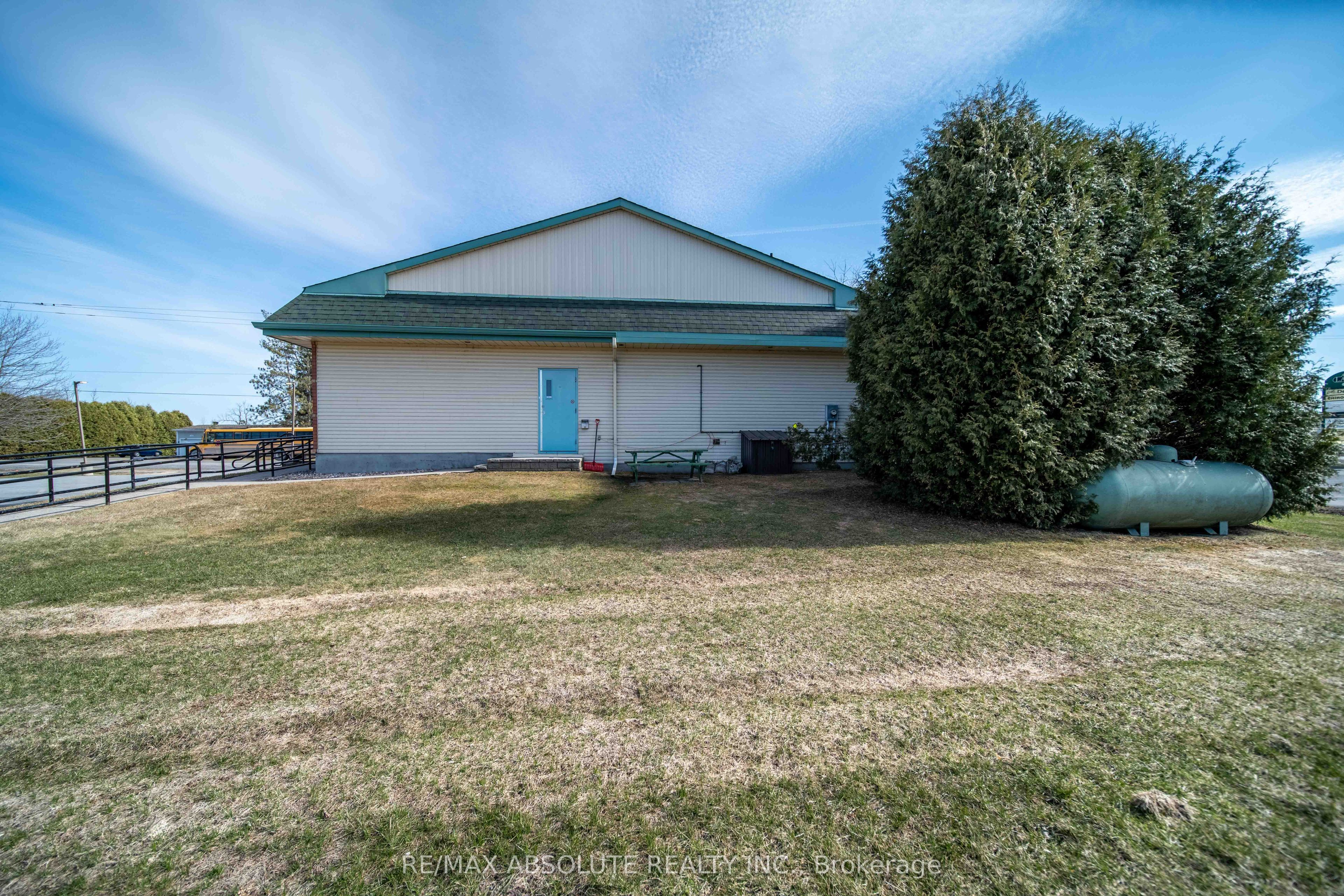 2131 Laval St Property Photo 21