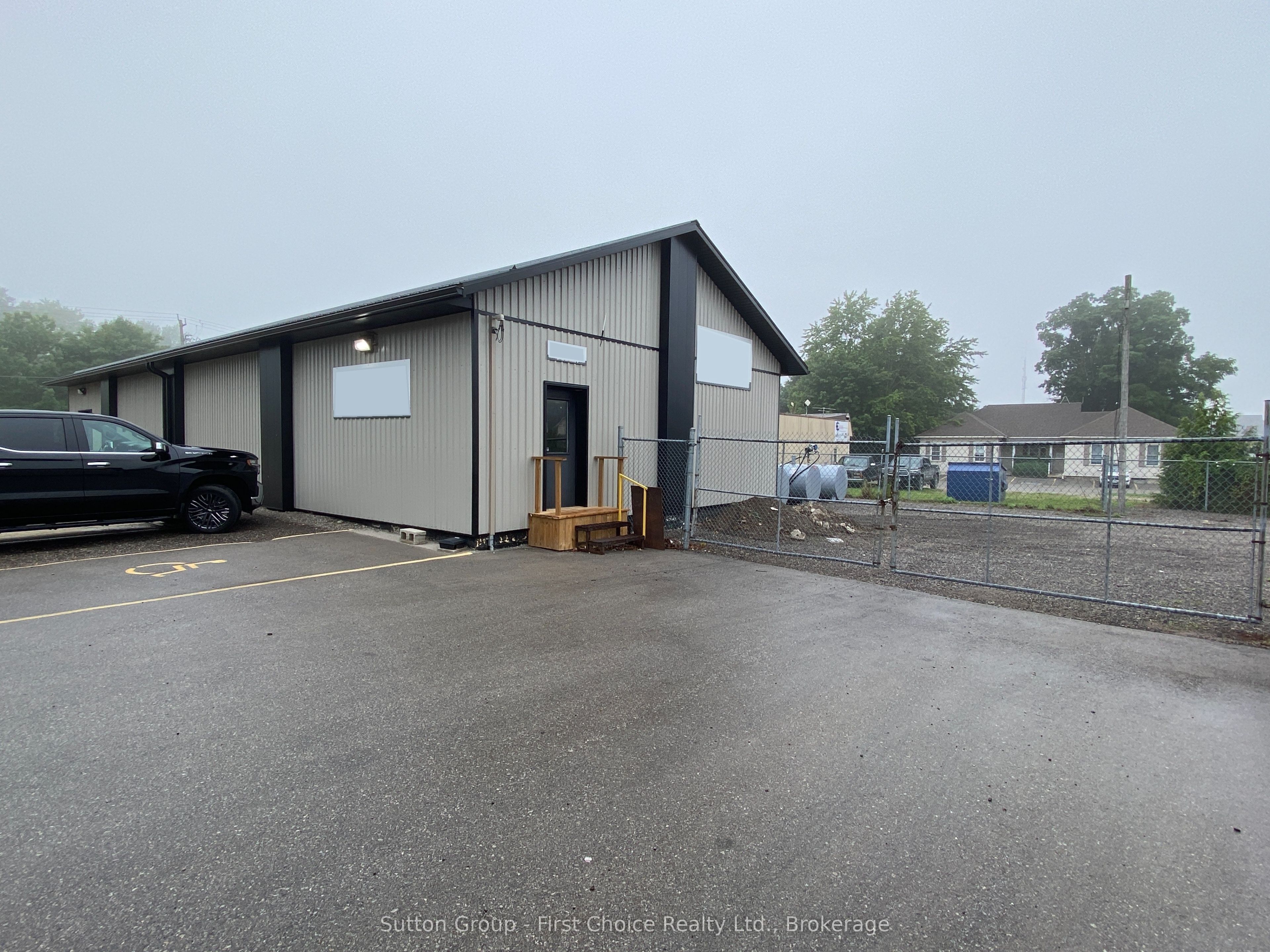117 Huron Street Property Photo 3
