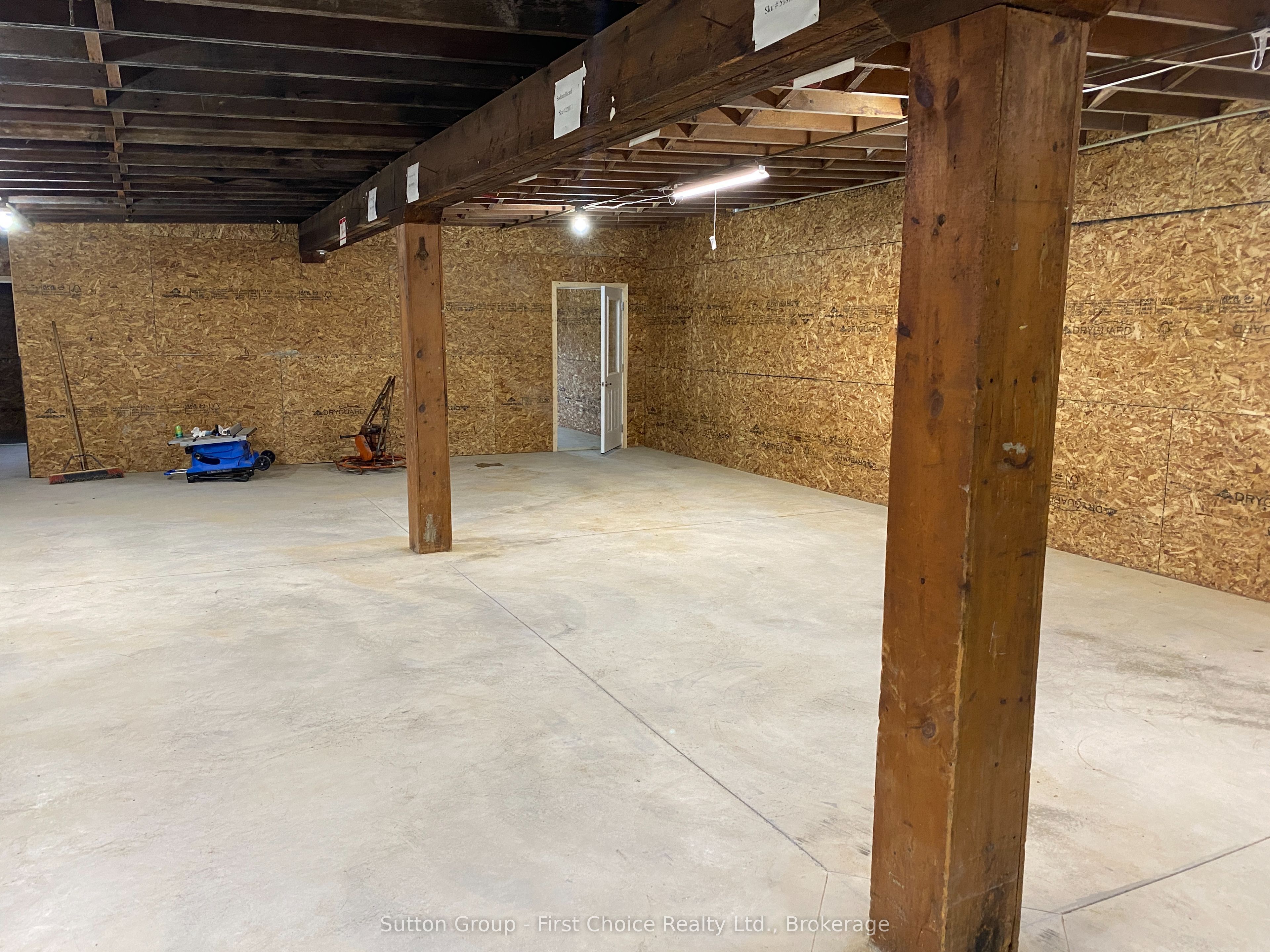 117 Huron Street Property Photo 5