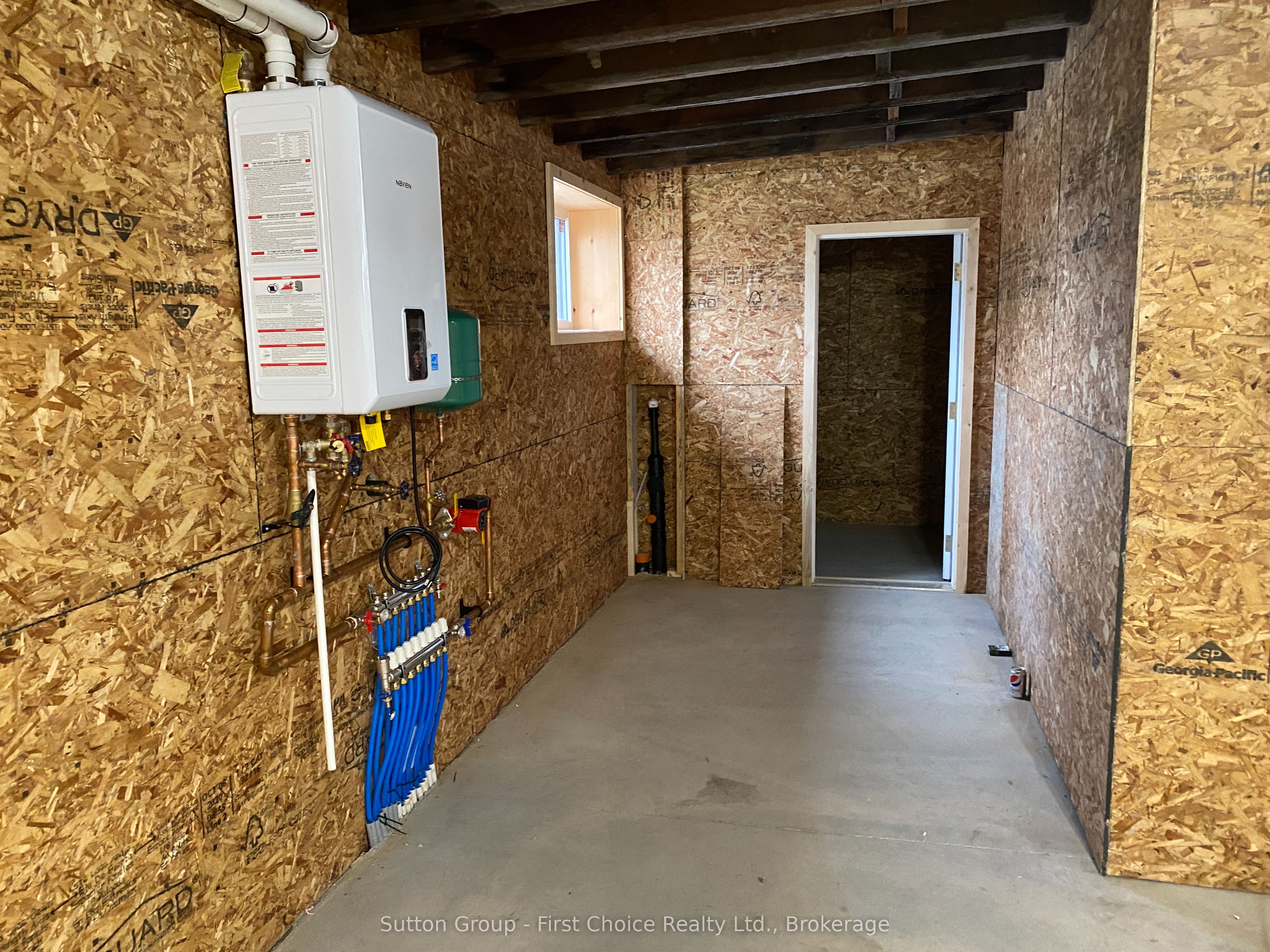 117 Huron Street Property Photo 6