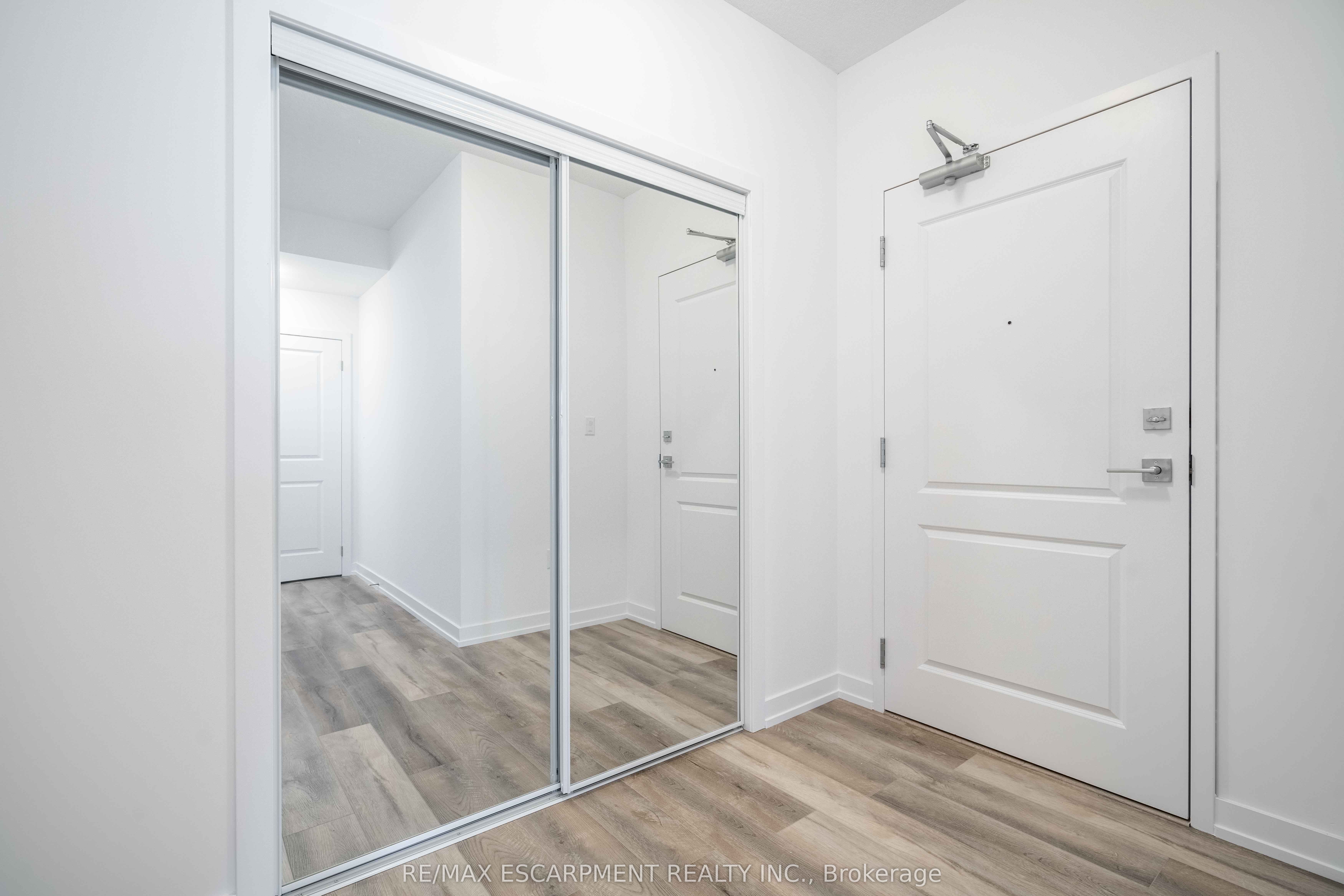 470 Dundas St E Property Photo 2