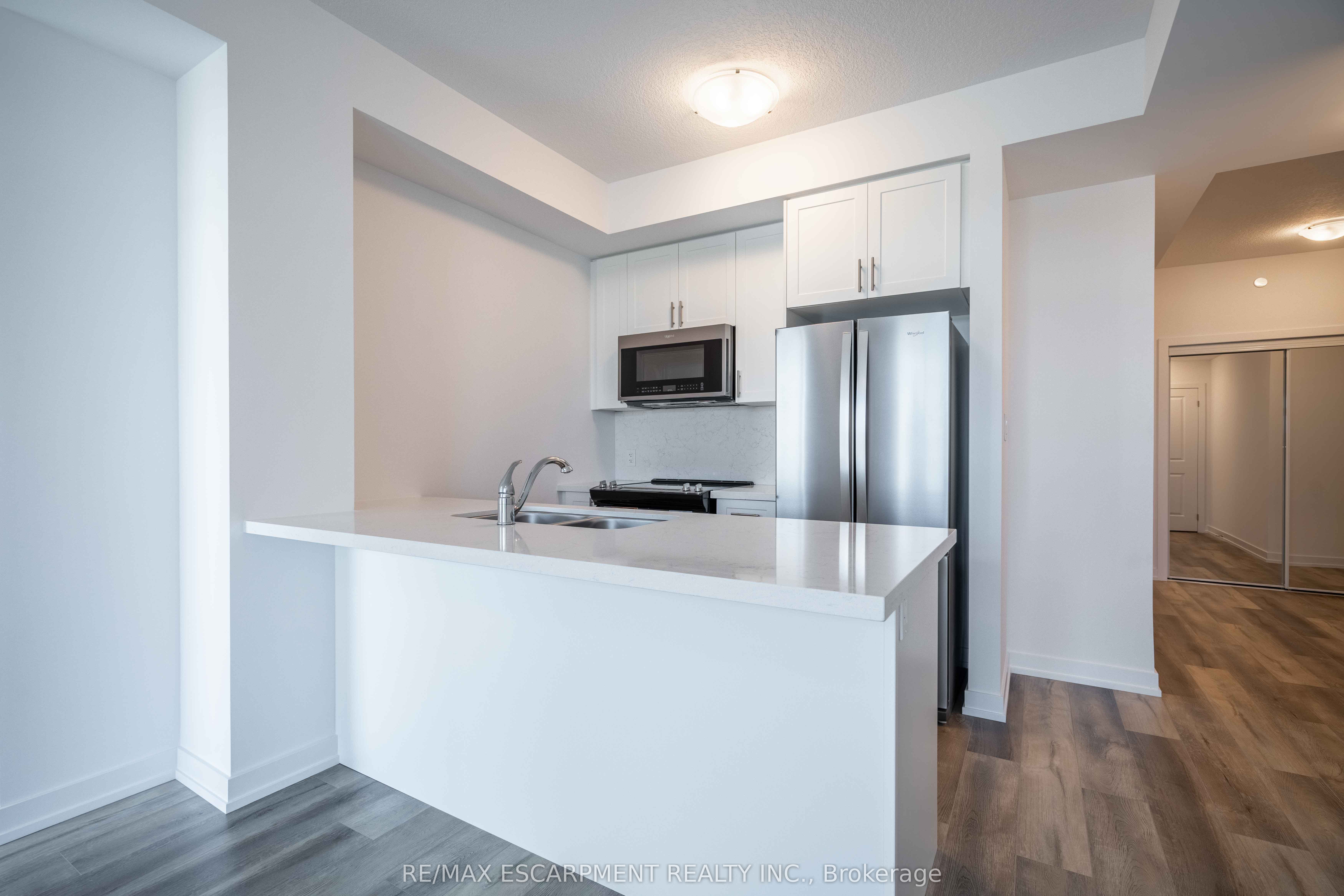 470 Dundas St E Property Photo 6