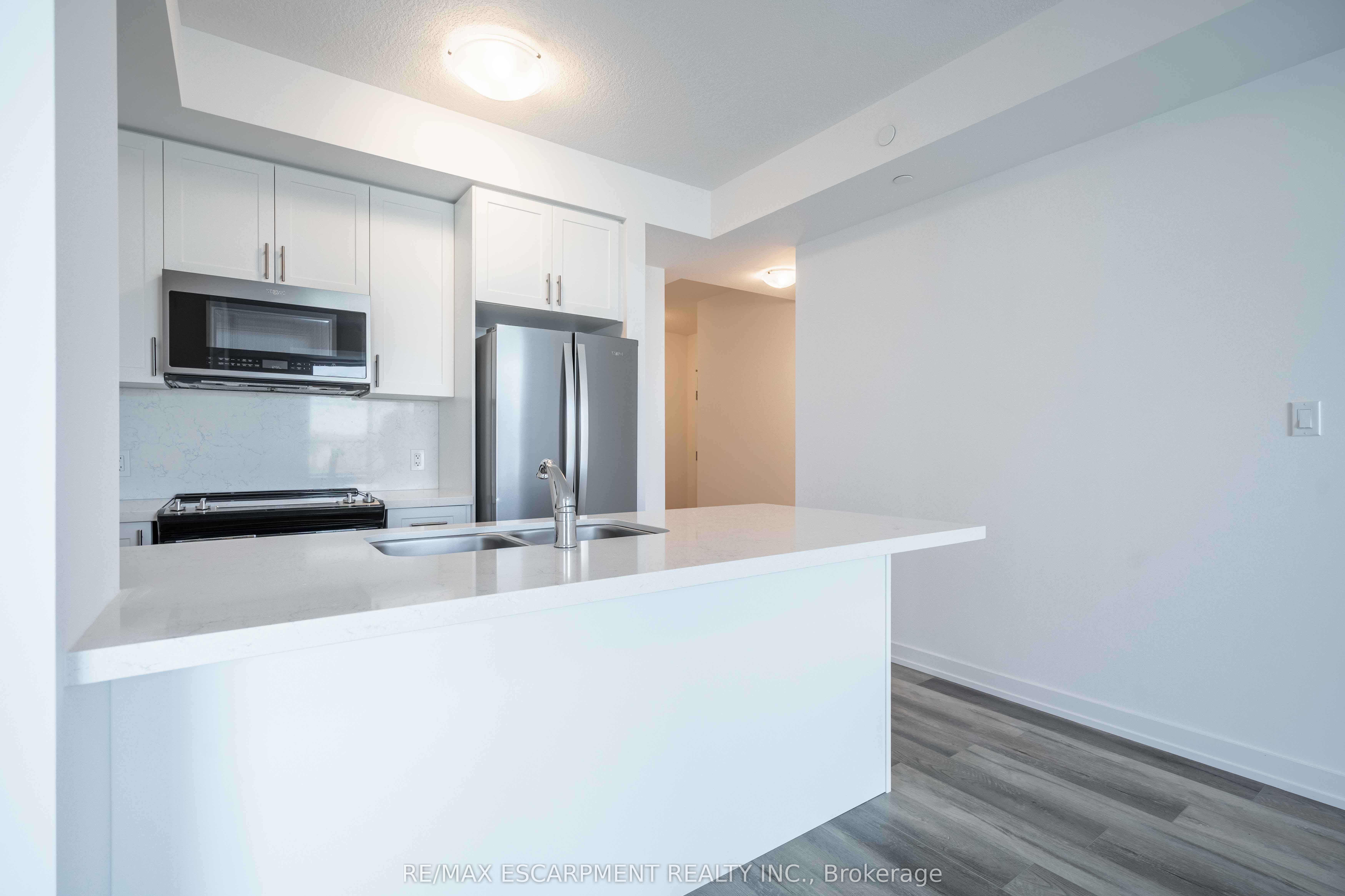 470 Dundas St E Property Photo 8