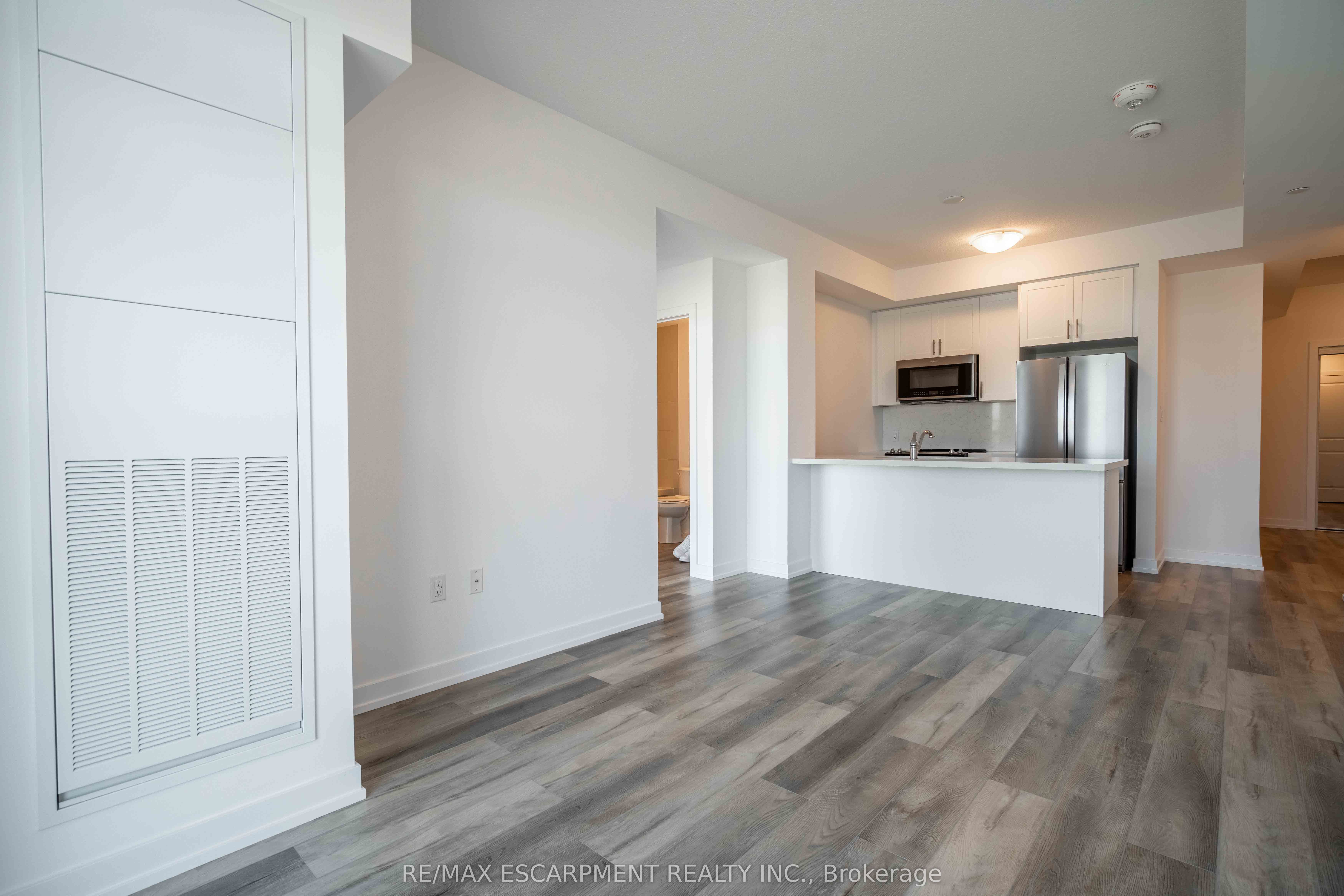 470 Dundas St E Property Photo 12