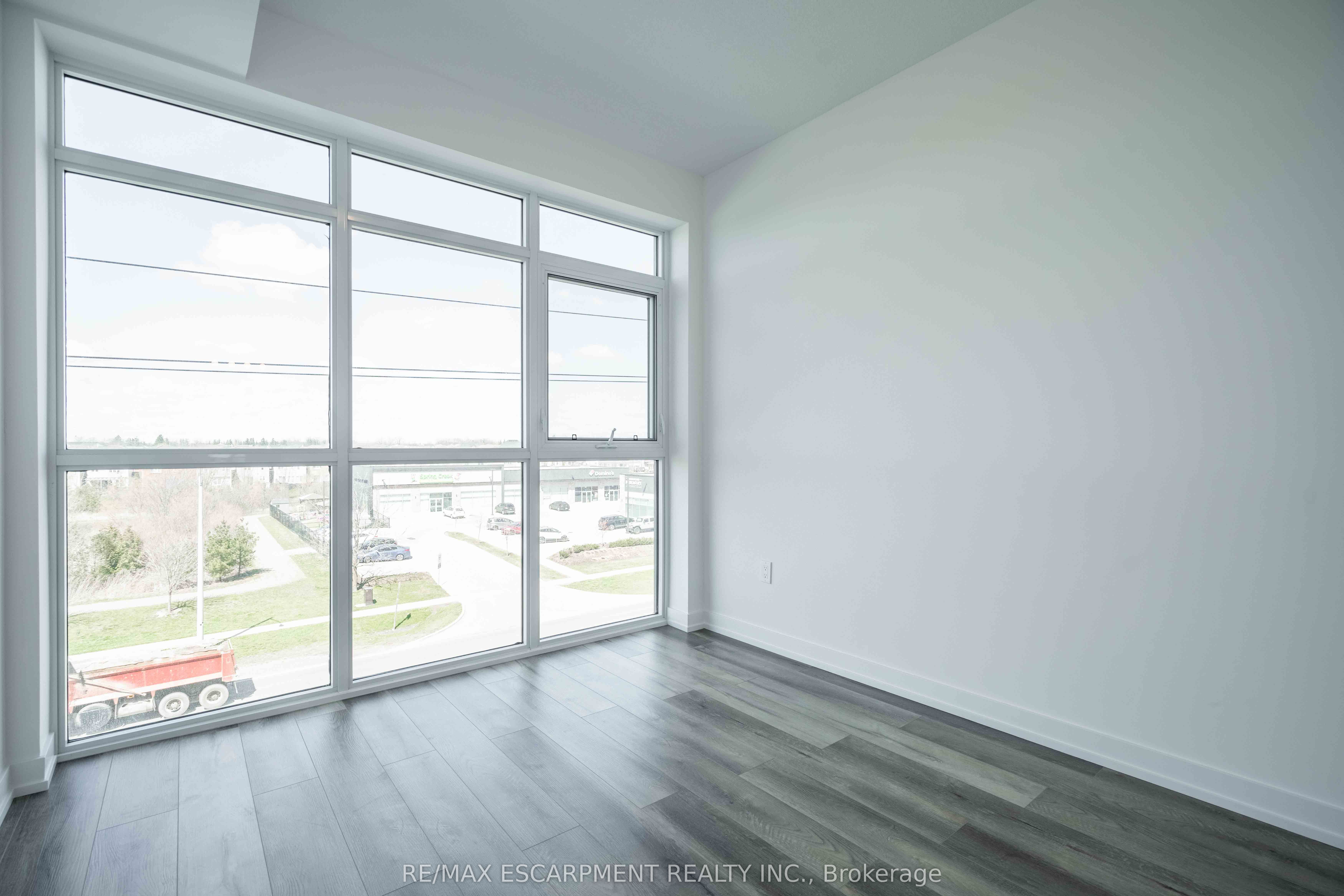 470 Dundas St E Property Photo 14