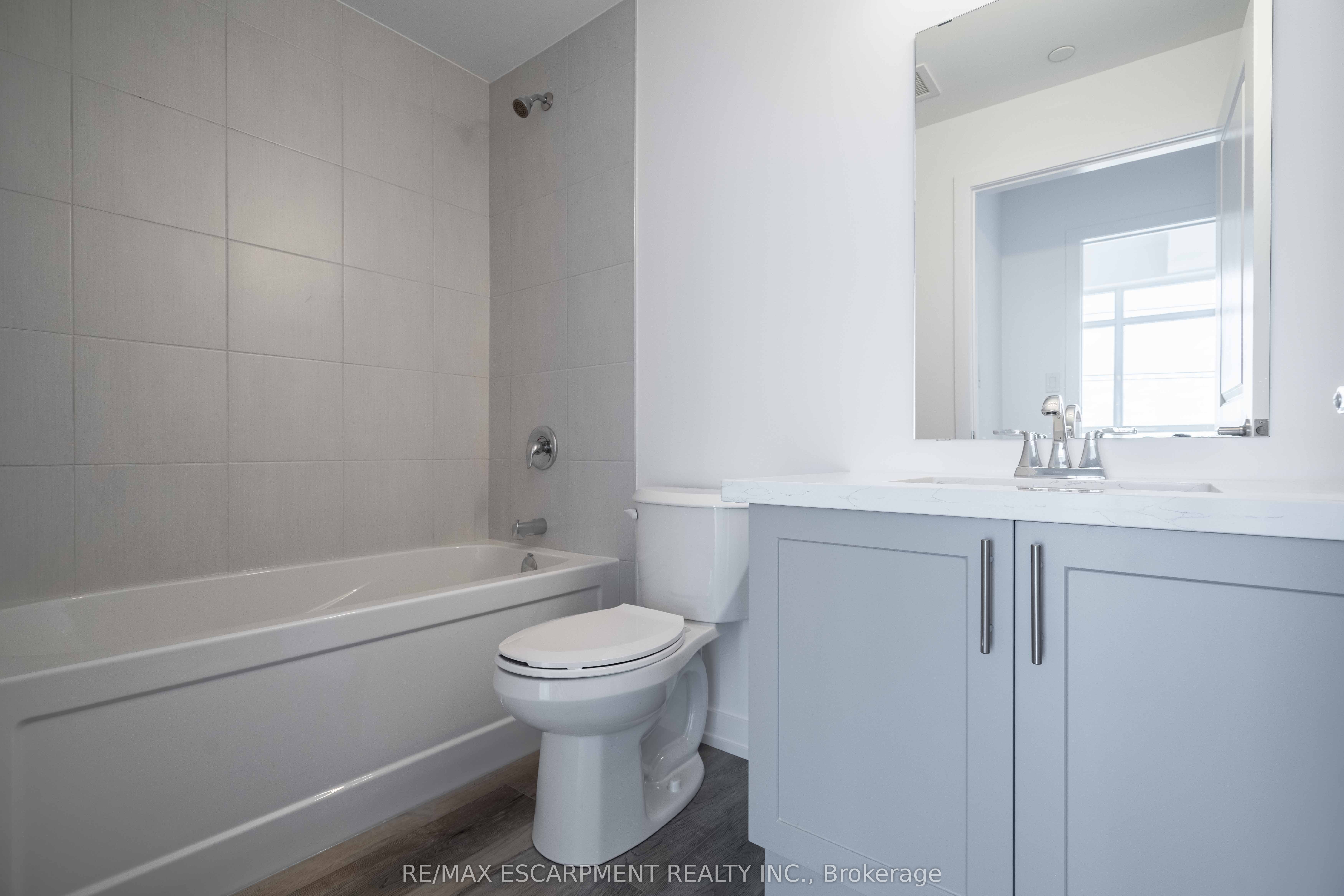 470 Dundas St E Property Photo 16