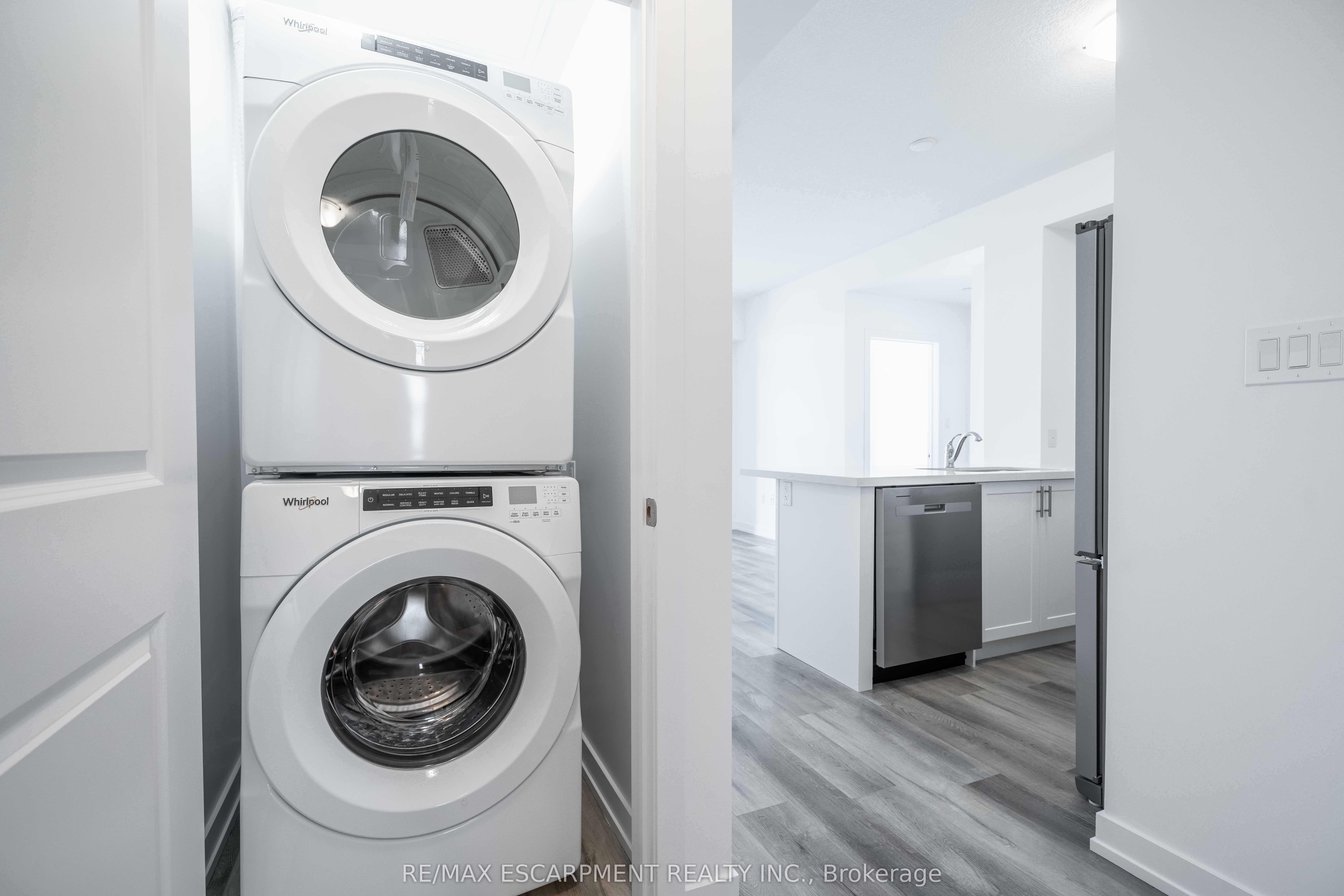 470 Dundas St E Property Photo 17