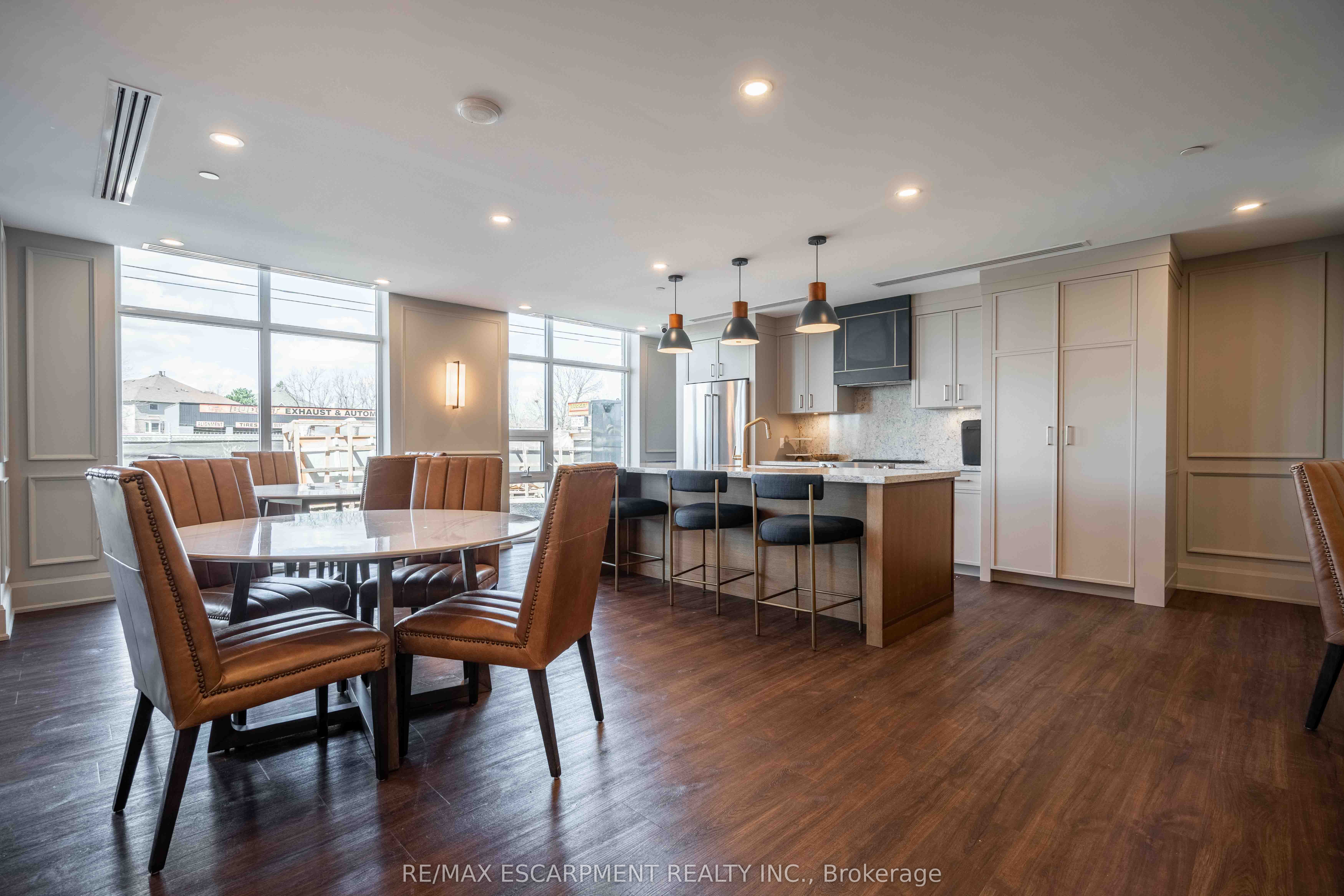 470 Dundas St E Property Photo 28