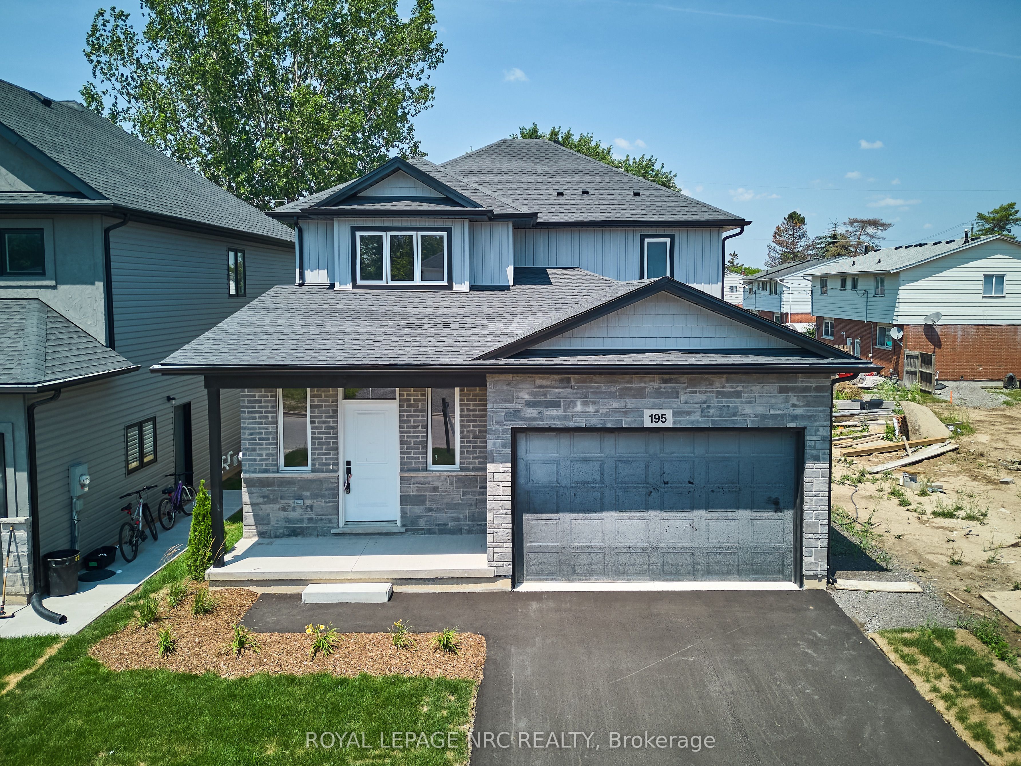 195 Hodgkins Avenue Property Photo 1