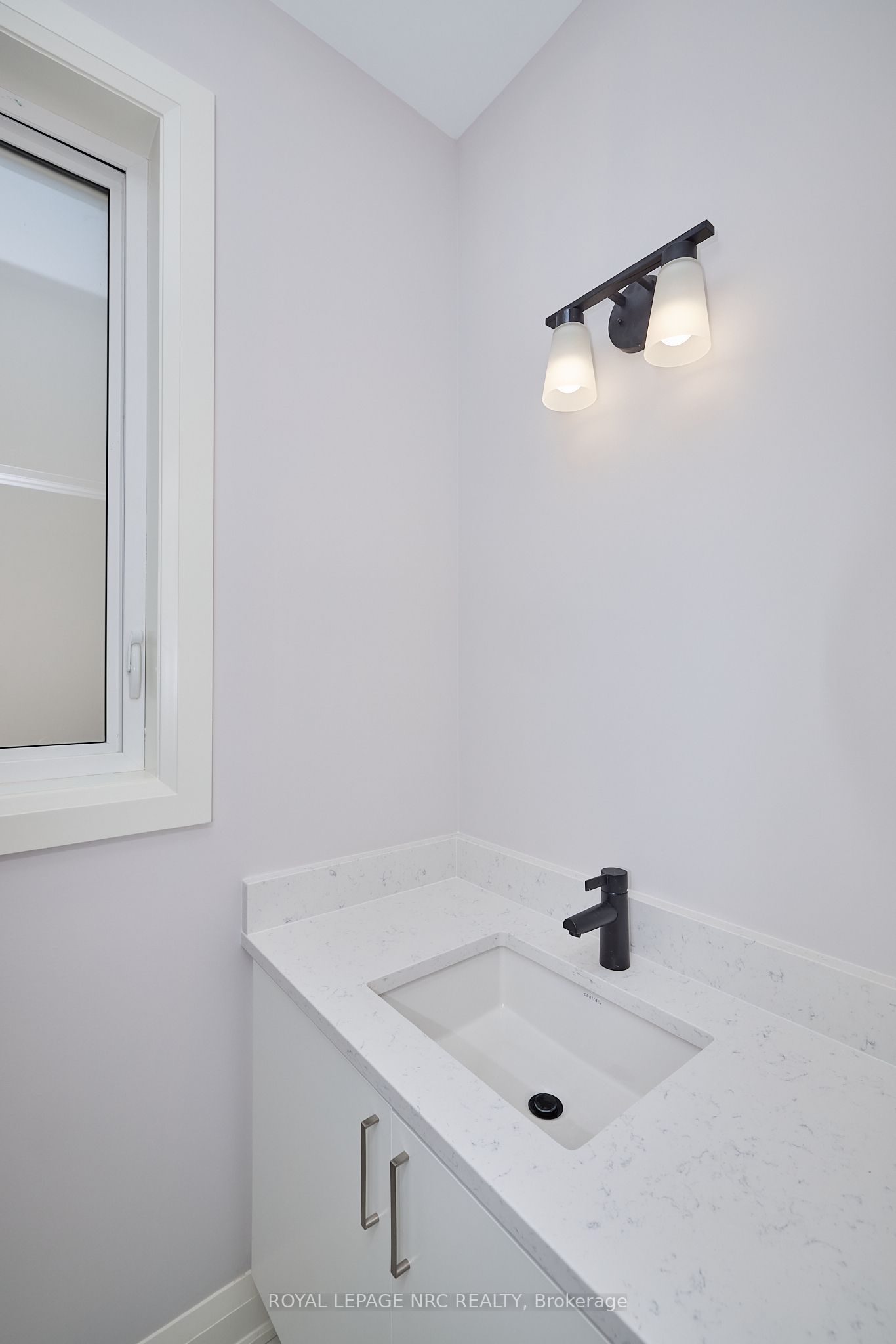 195 Hodgkins Avenue Property Photo 4