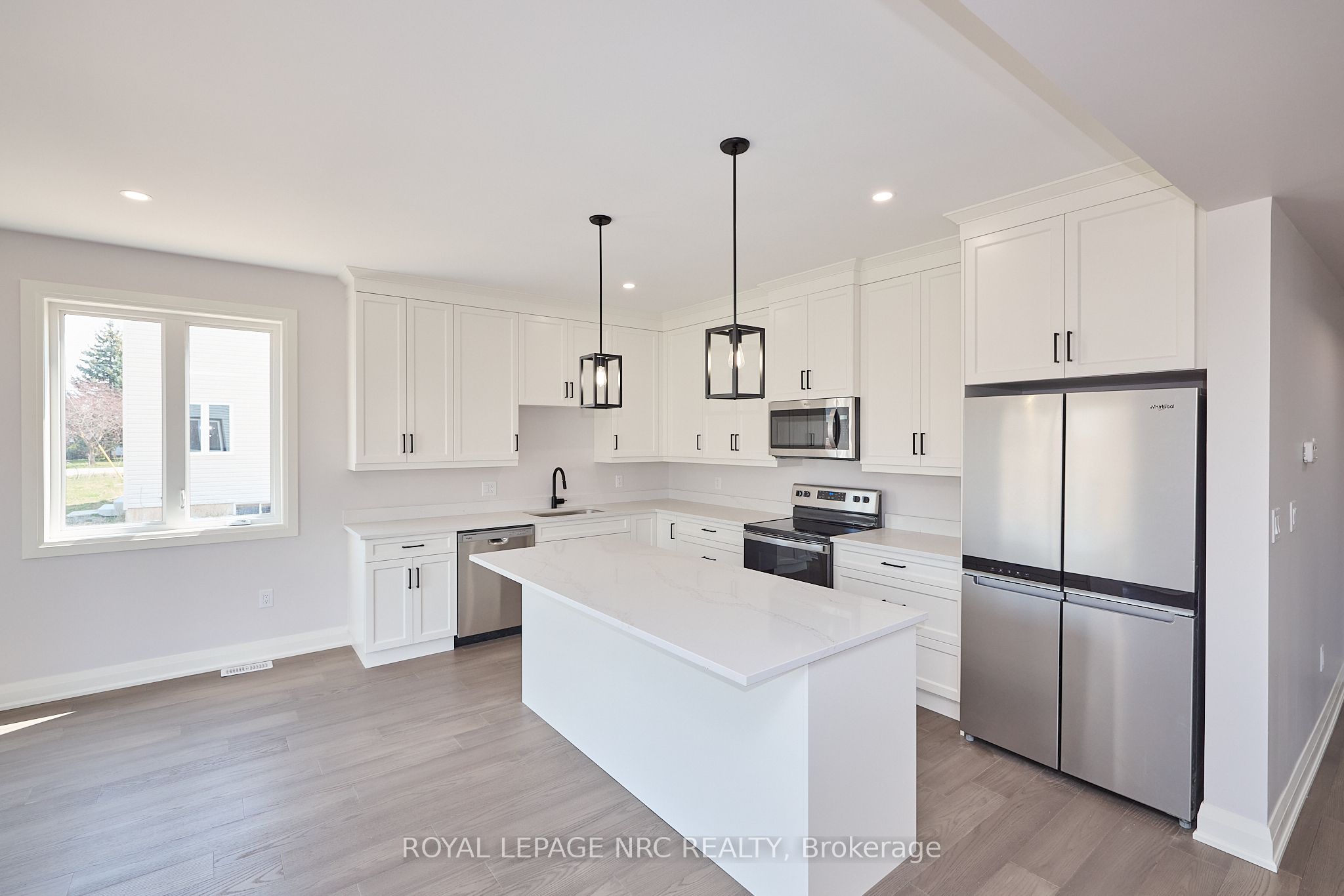 195 Hodgkins Avenue Property Photo 8