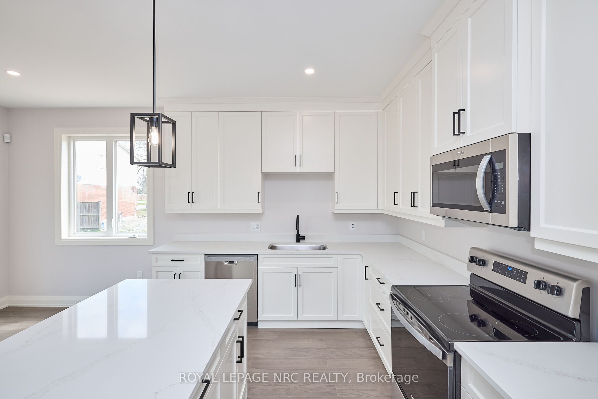 195 Hodgkins Avenue Property Photo 10