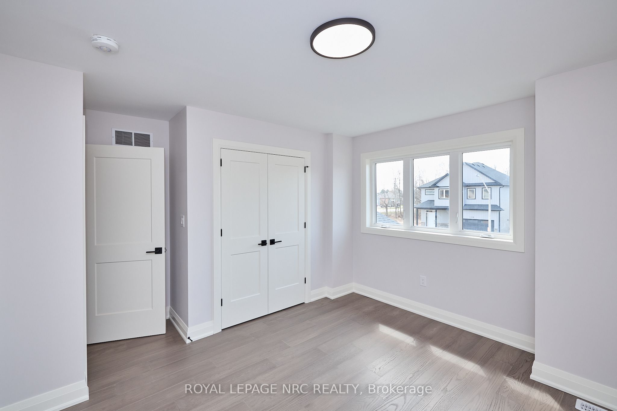 195 Hodgkins Ave Property Photo 17