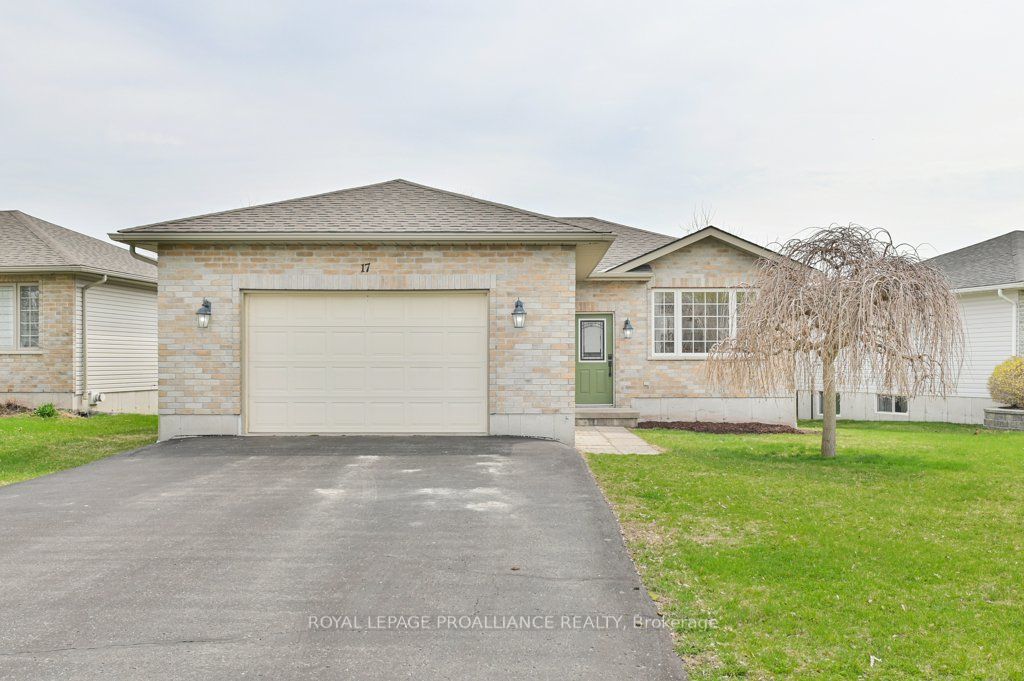 17 Stonegate Crescent Property Photo