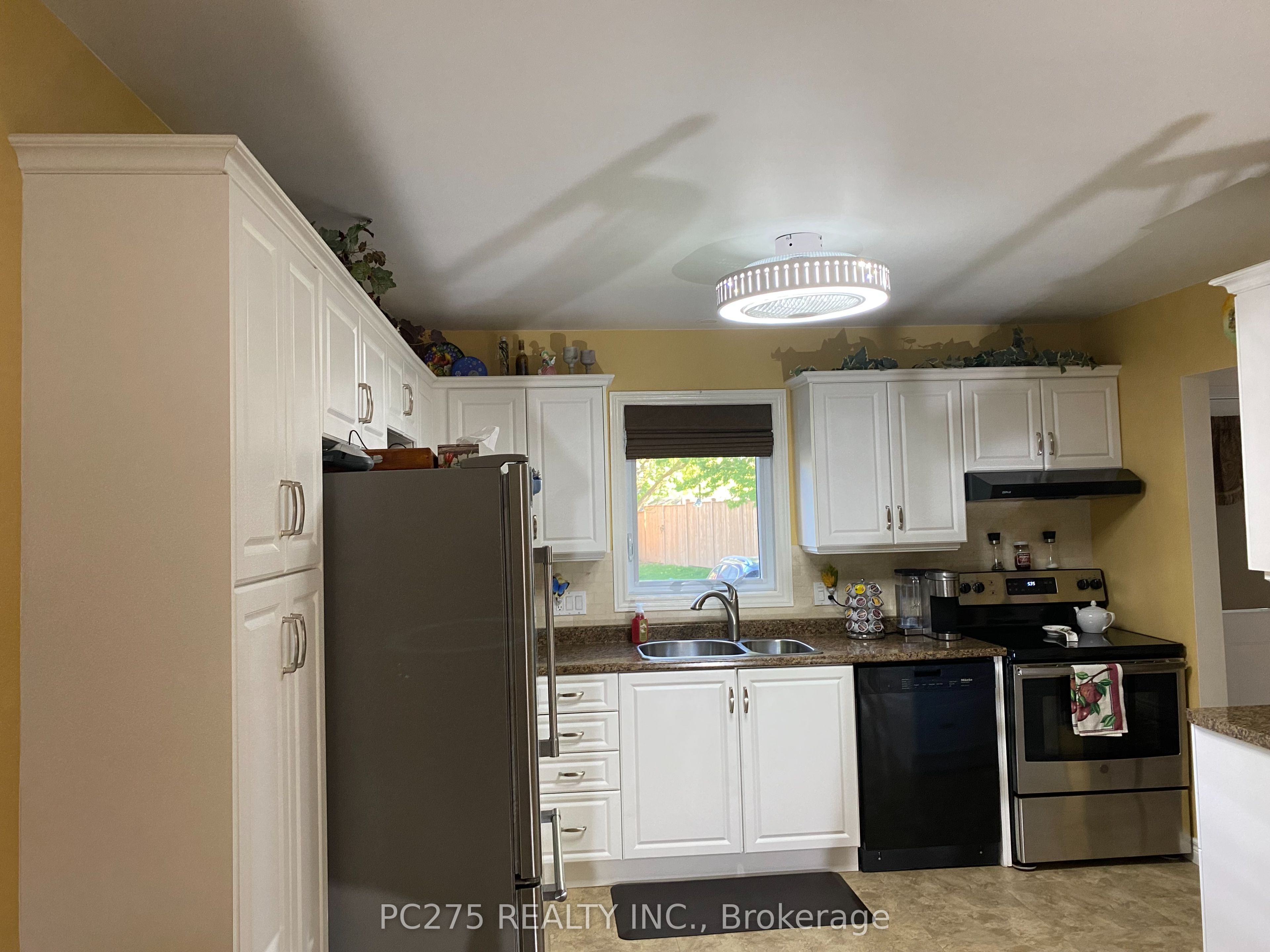 511 Admiral Drive 60 Property Photo 6