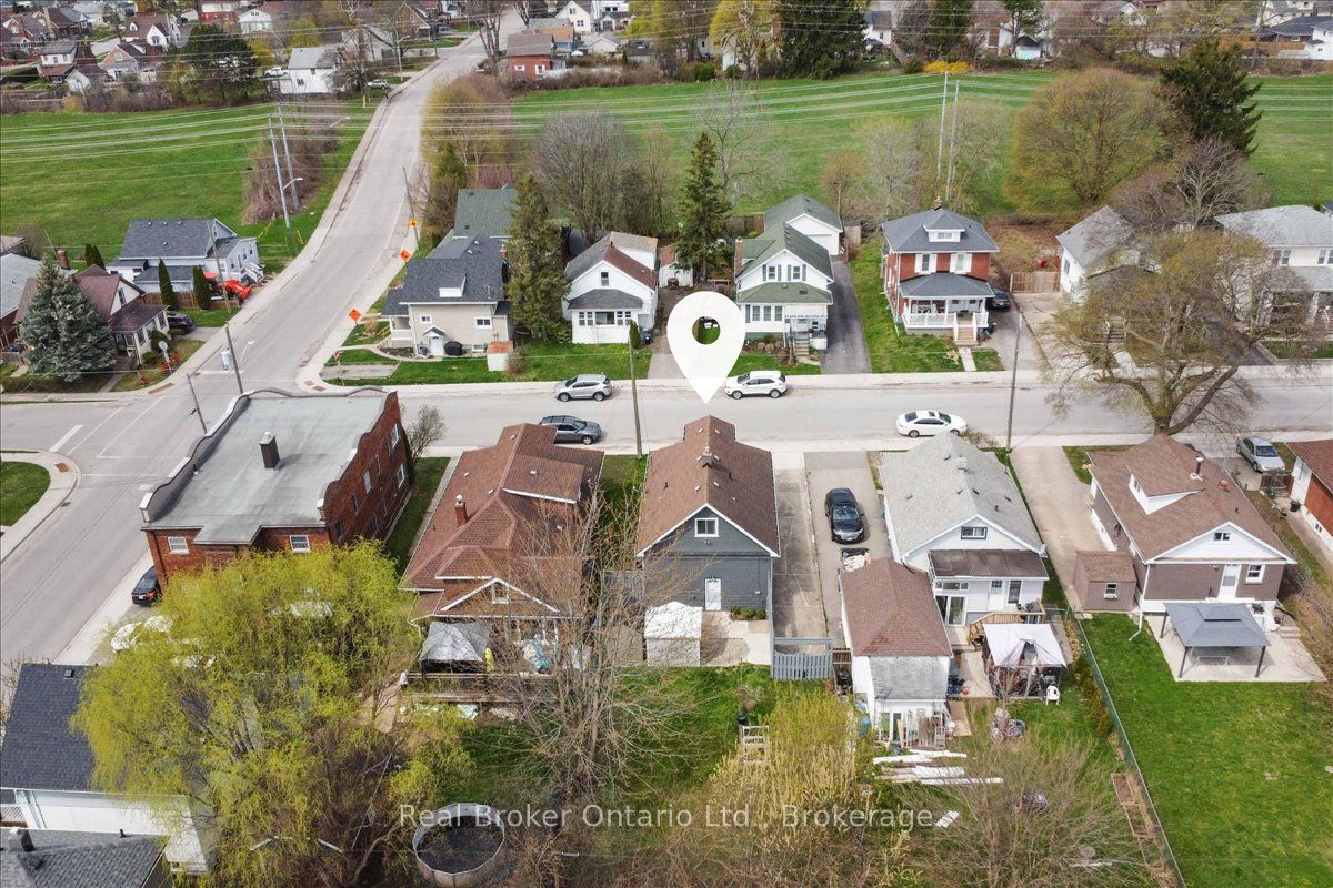 4584 Sixth Avenue Property Photo