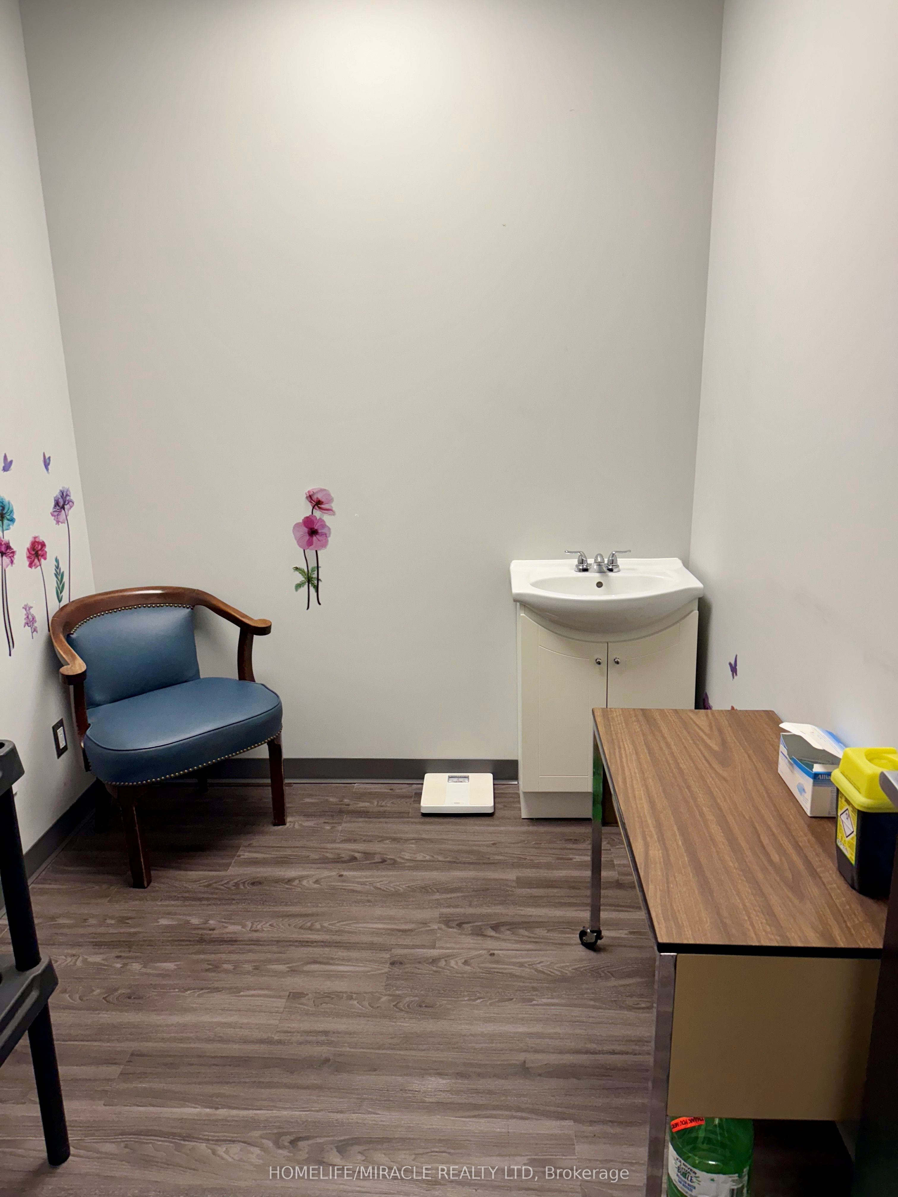 220 Main Street 1-3 Property Photo 4