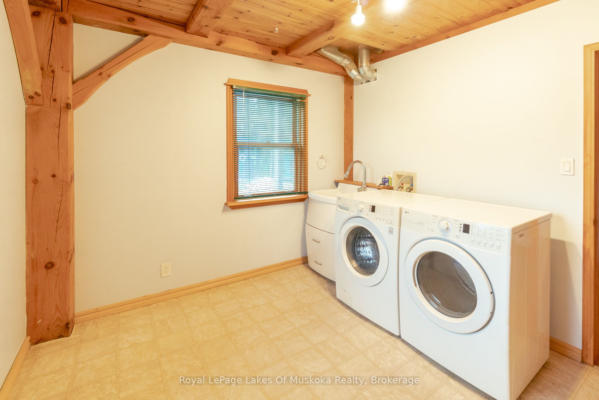 1280 Chiswick Line Property Photo 10