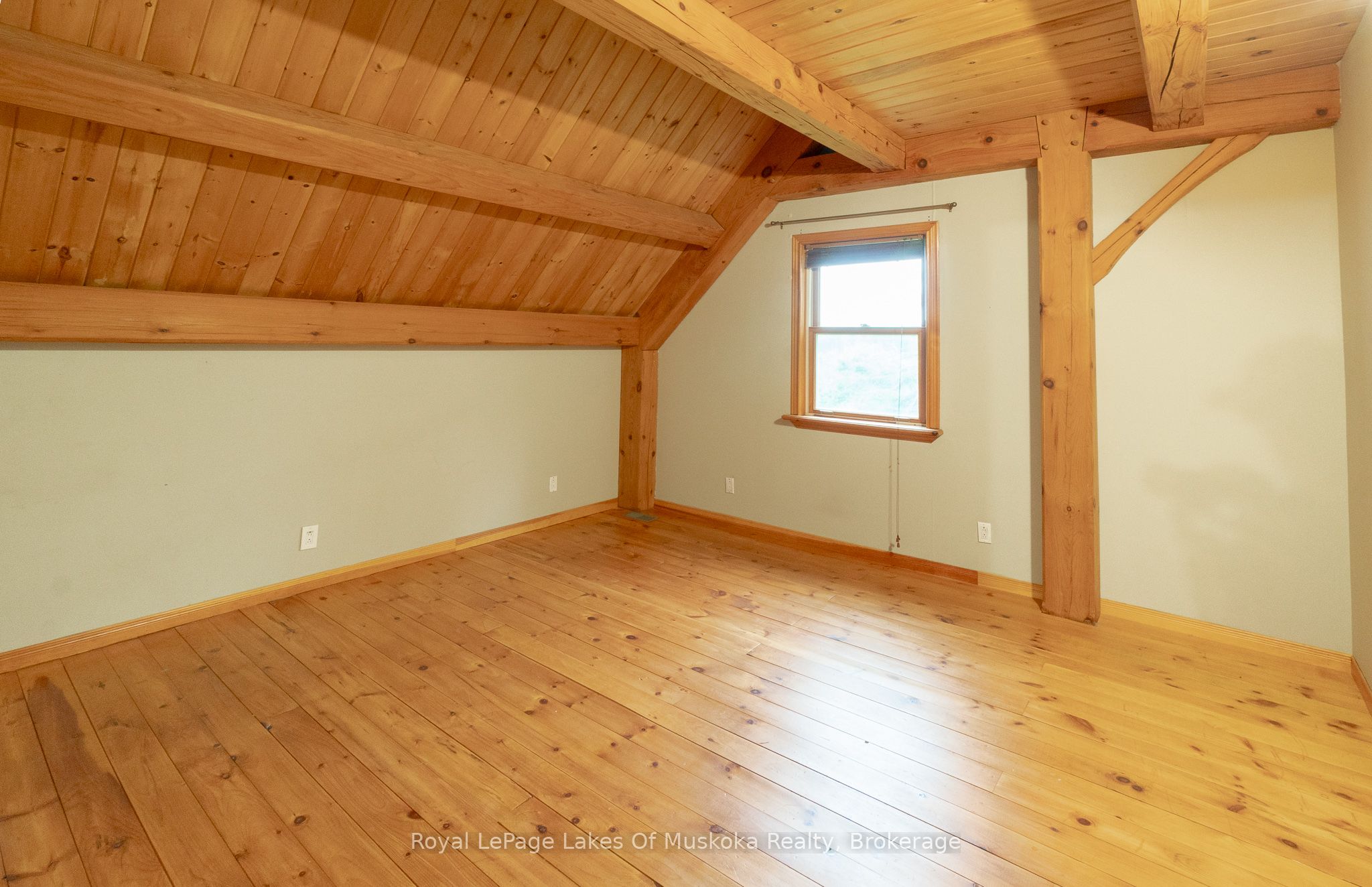 1280 Chiswick Line Property Photo 12