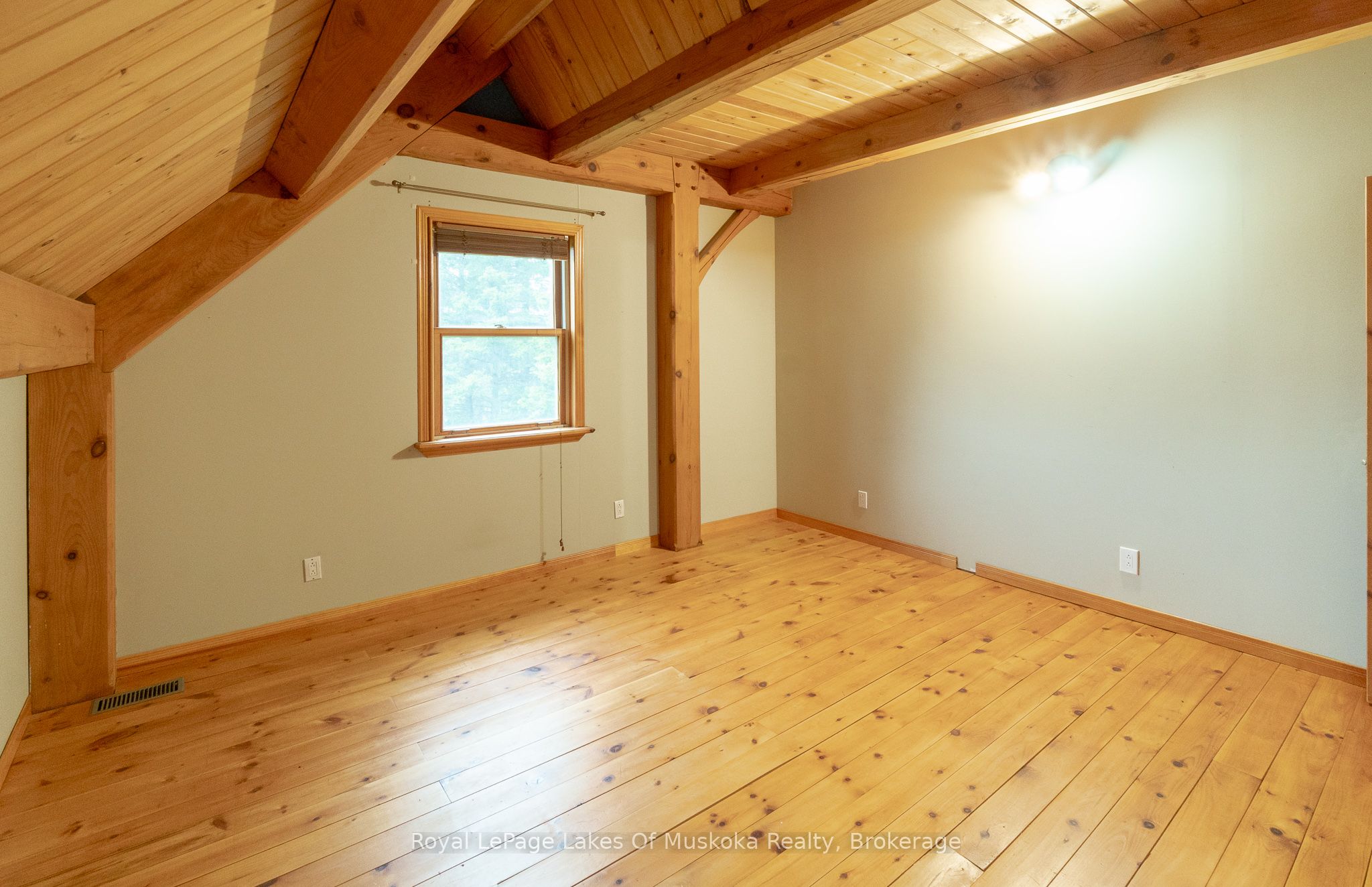 1280 Chiswick Line Property Photo 13