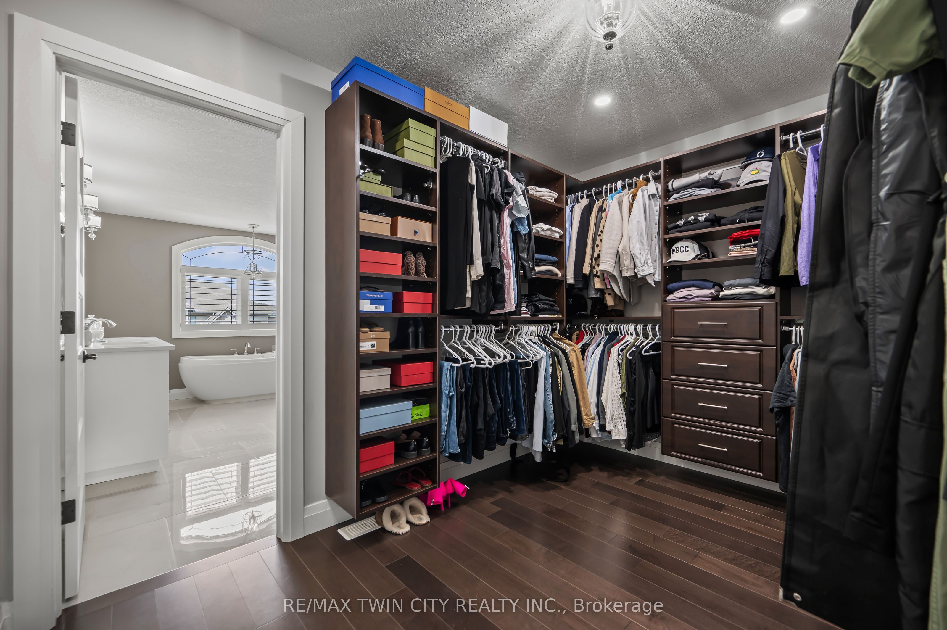 311 Deerfoot Trl Property Photo 28